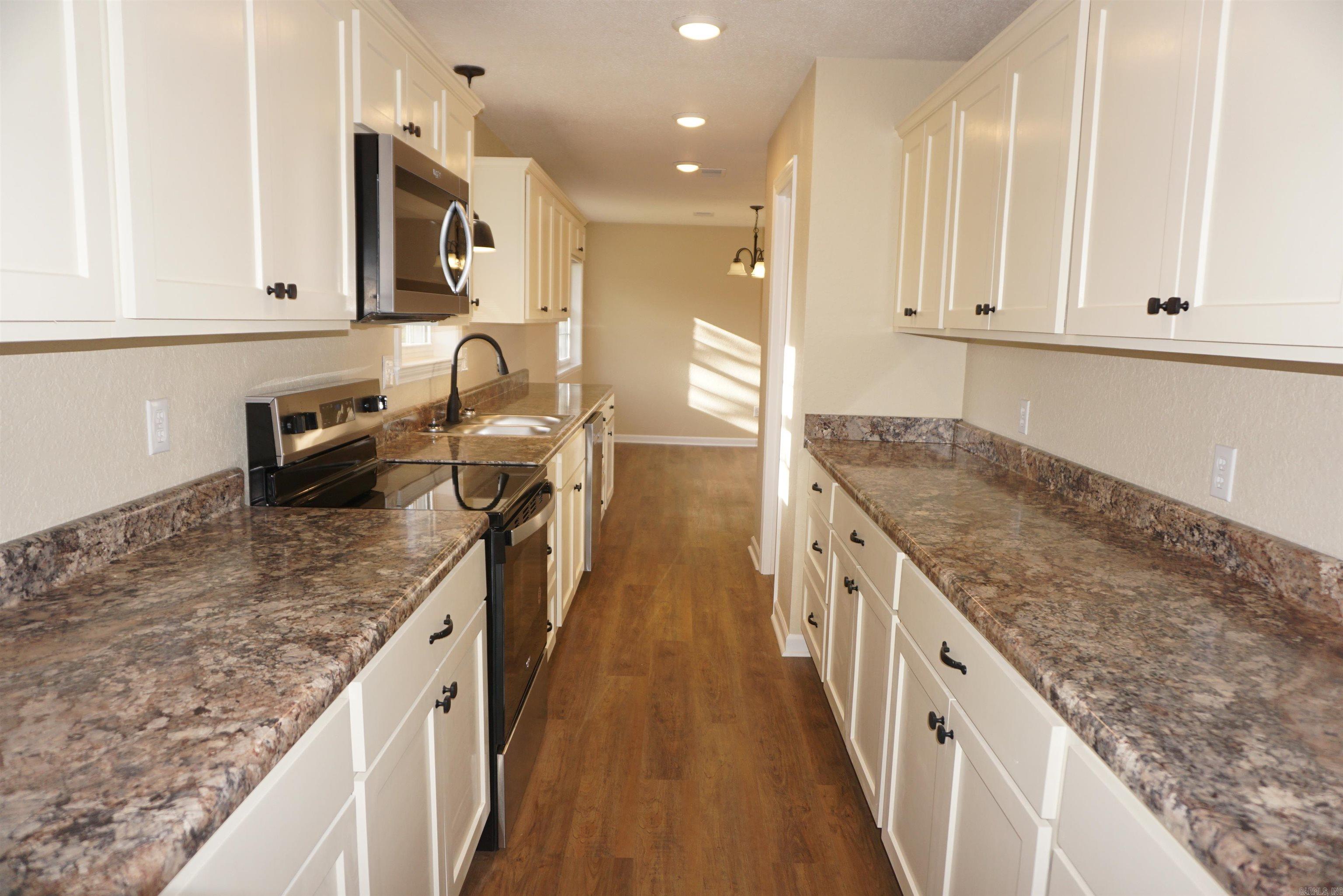 501 Forbes Drive Property Photo 4