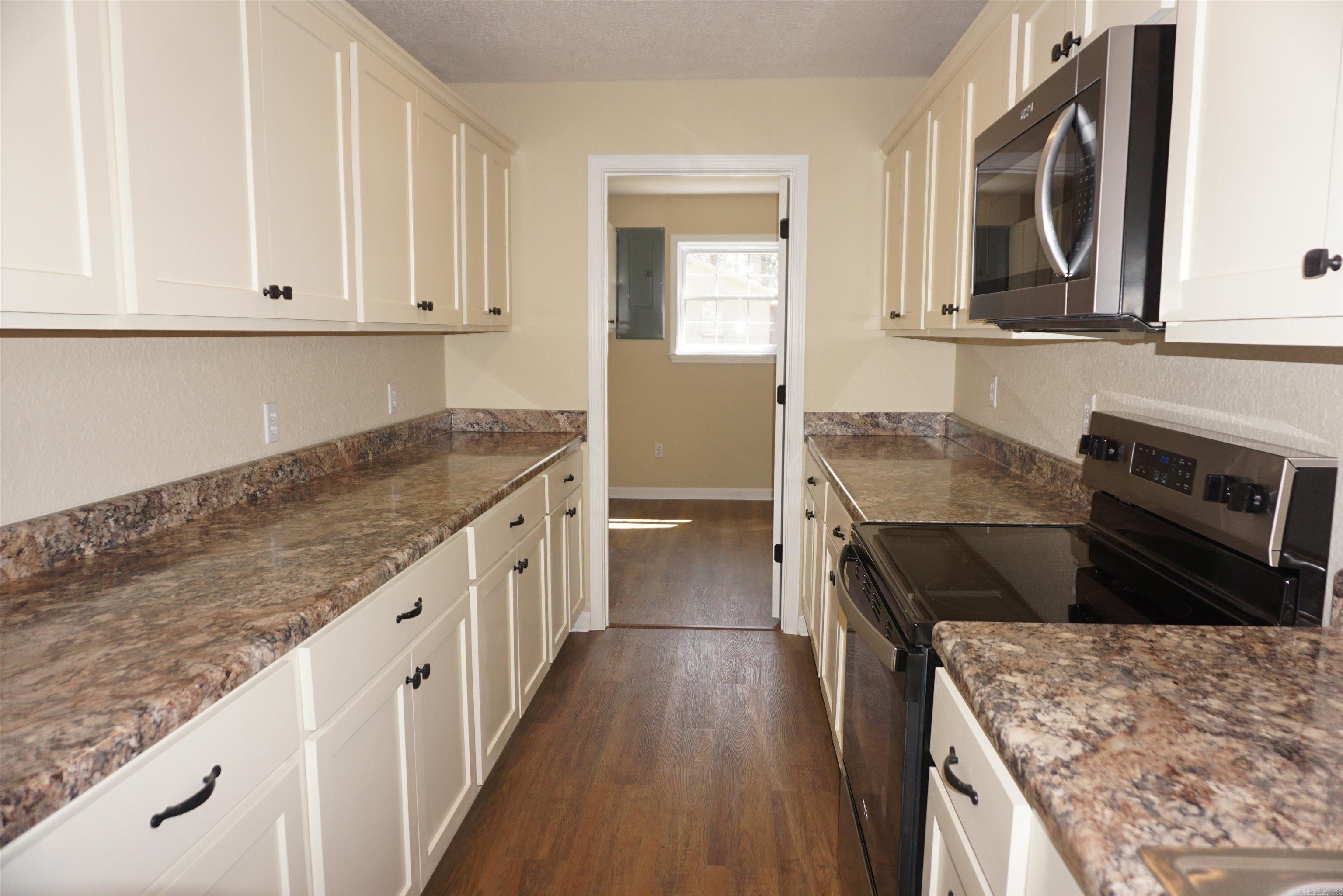 501 Forbes Drive Property Photo 6