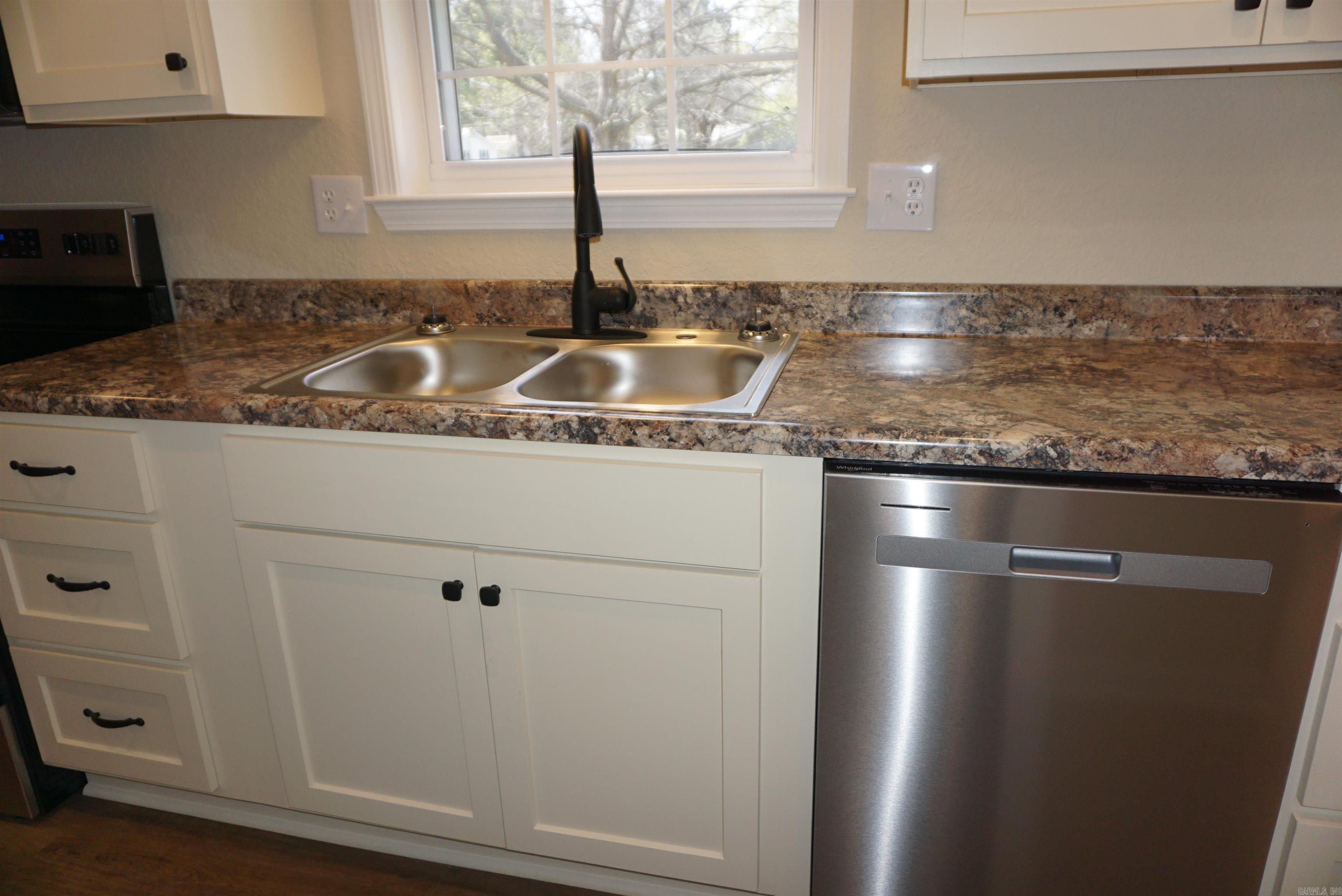 501 Forbes Drive Property Photo 8