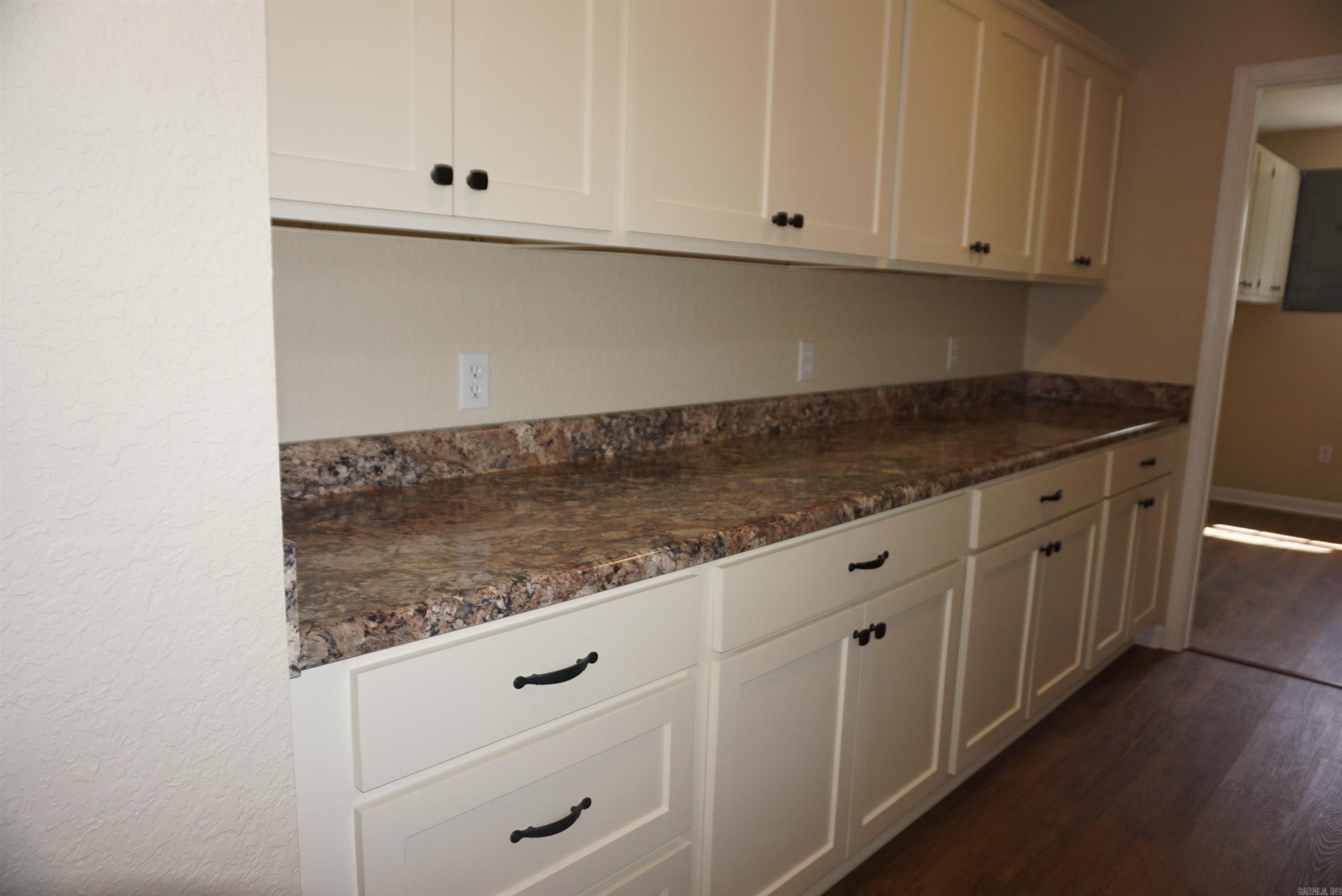 501 Forbes Drive Property Photo 9