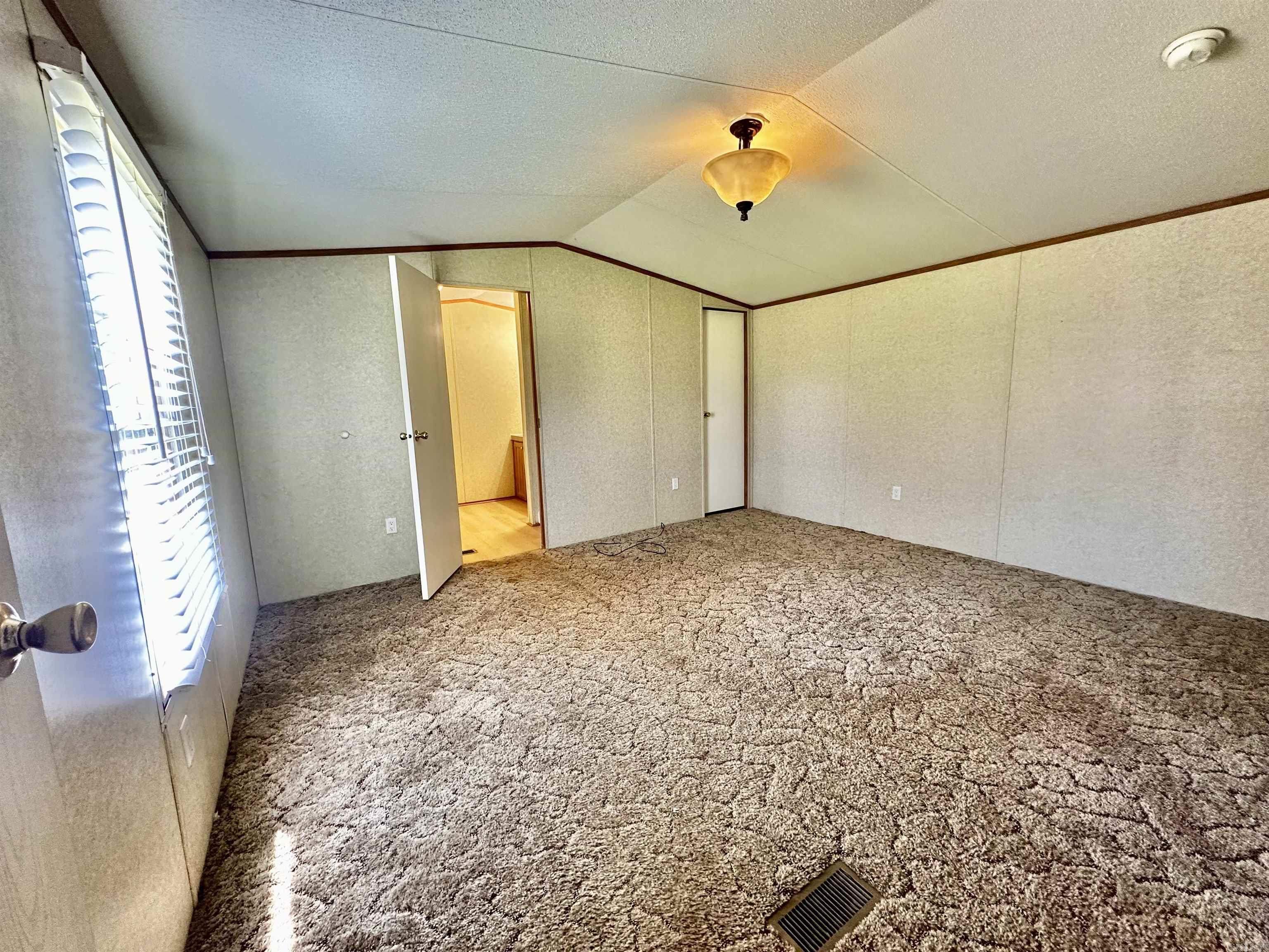 7581 S Highway 35 Property Photo 12
