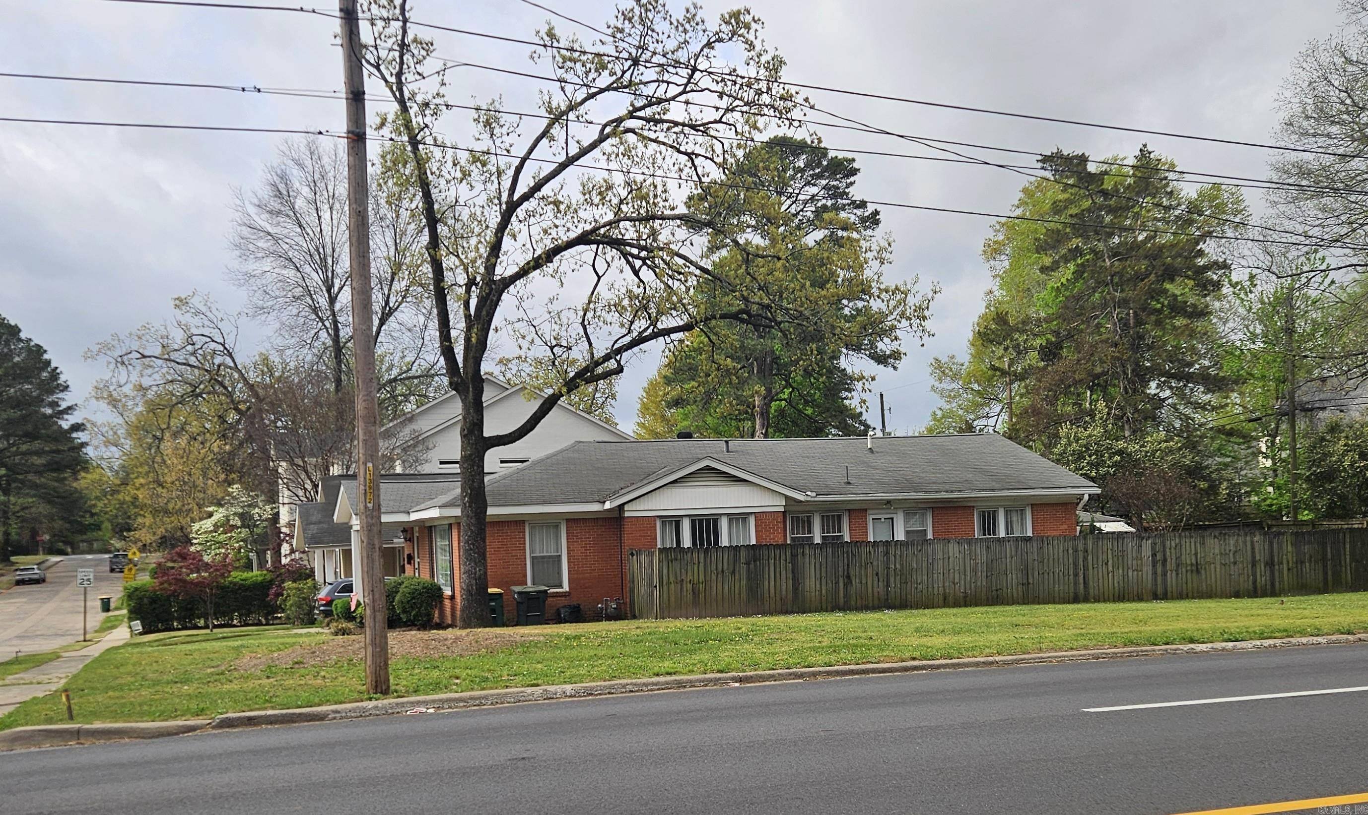 1716 N Harrison Property Photo 4