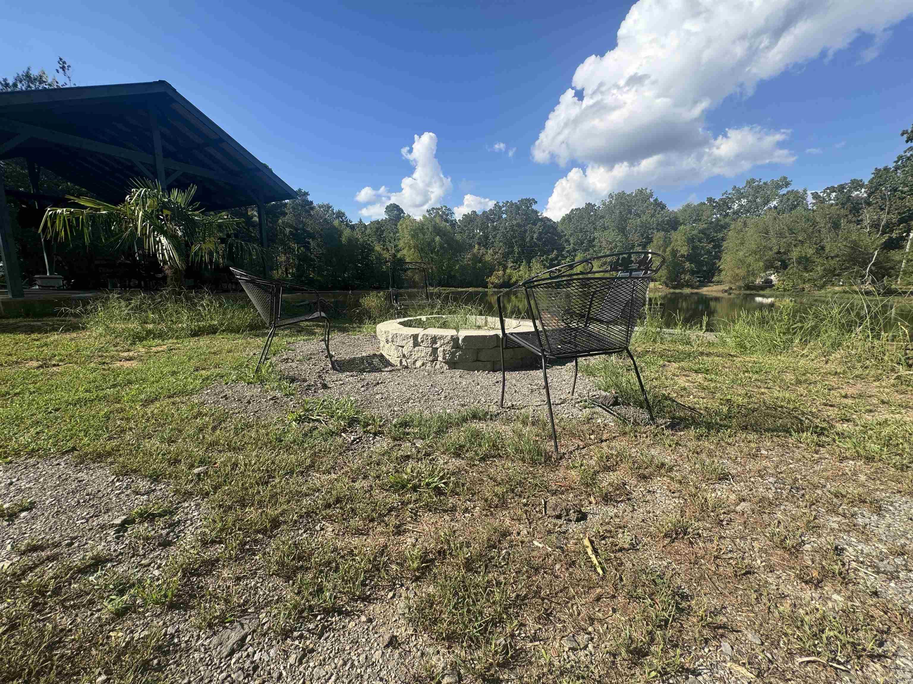 881 N 15 Highway Property Photo 4