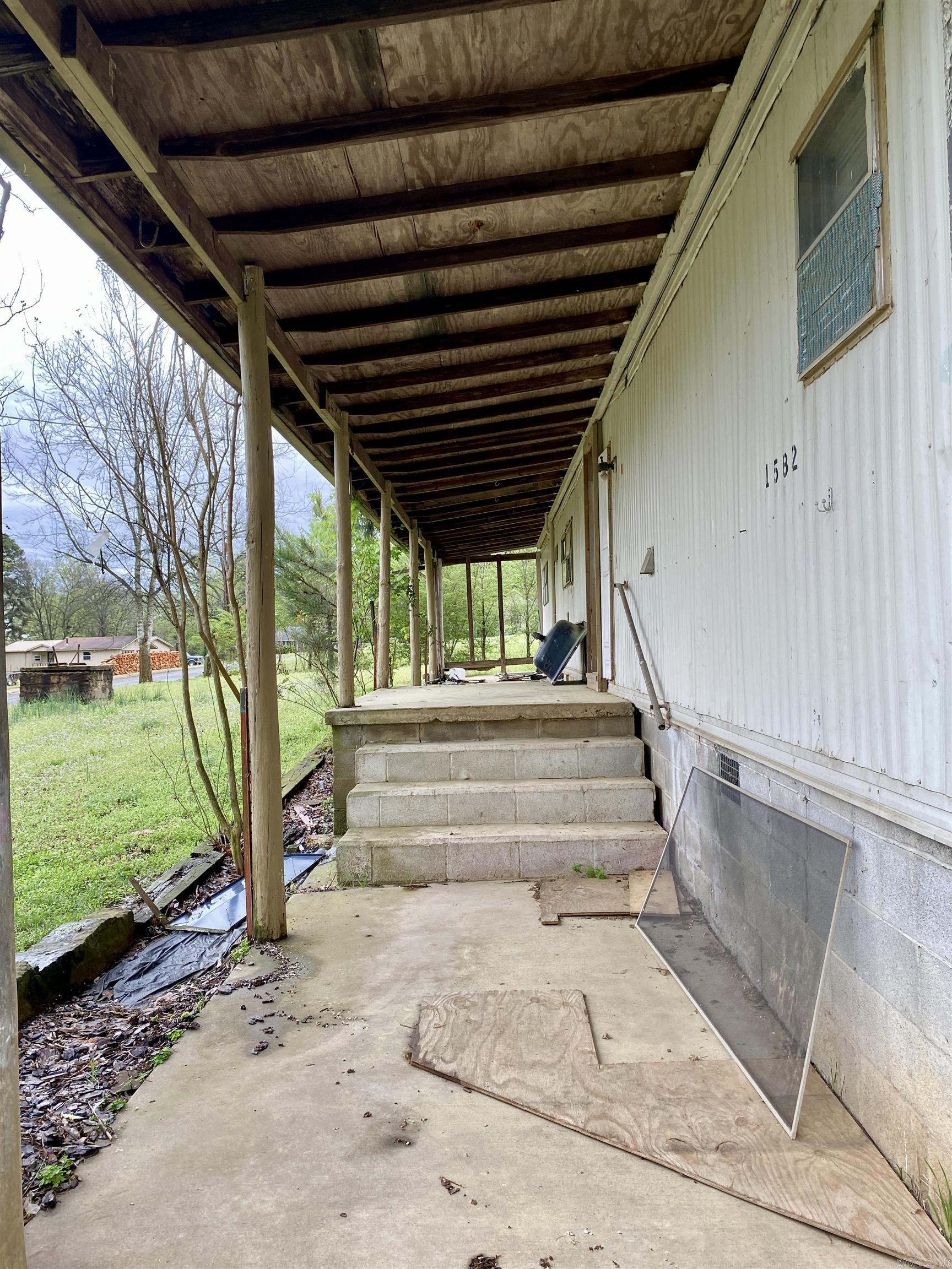 1582 County Road 2305 Property Photo 14