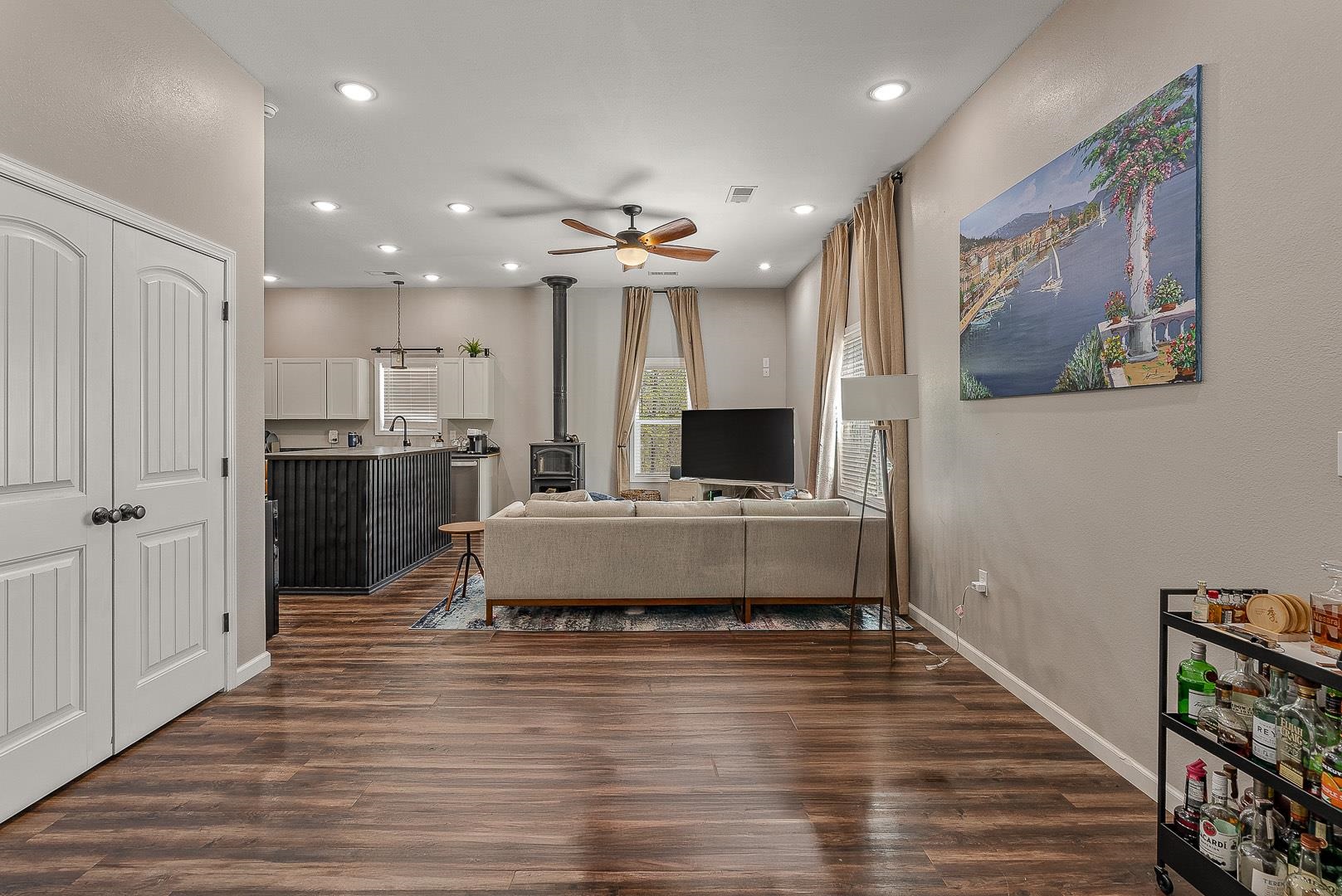550 Greene 733 Property Photo 4