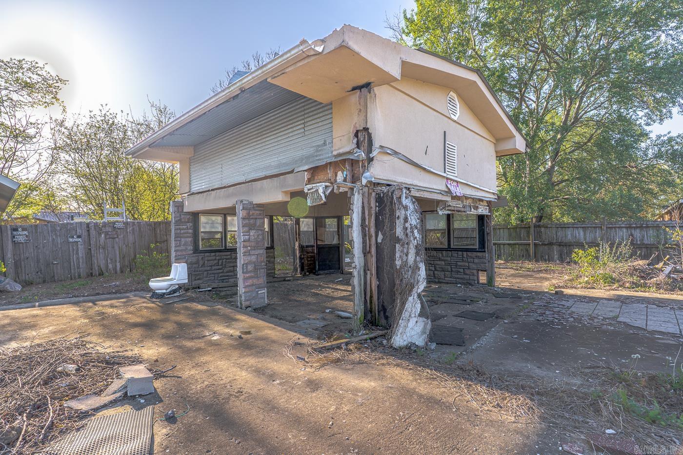 200 Sparkey Drive Property Photo 6