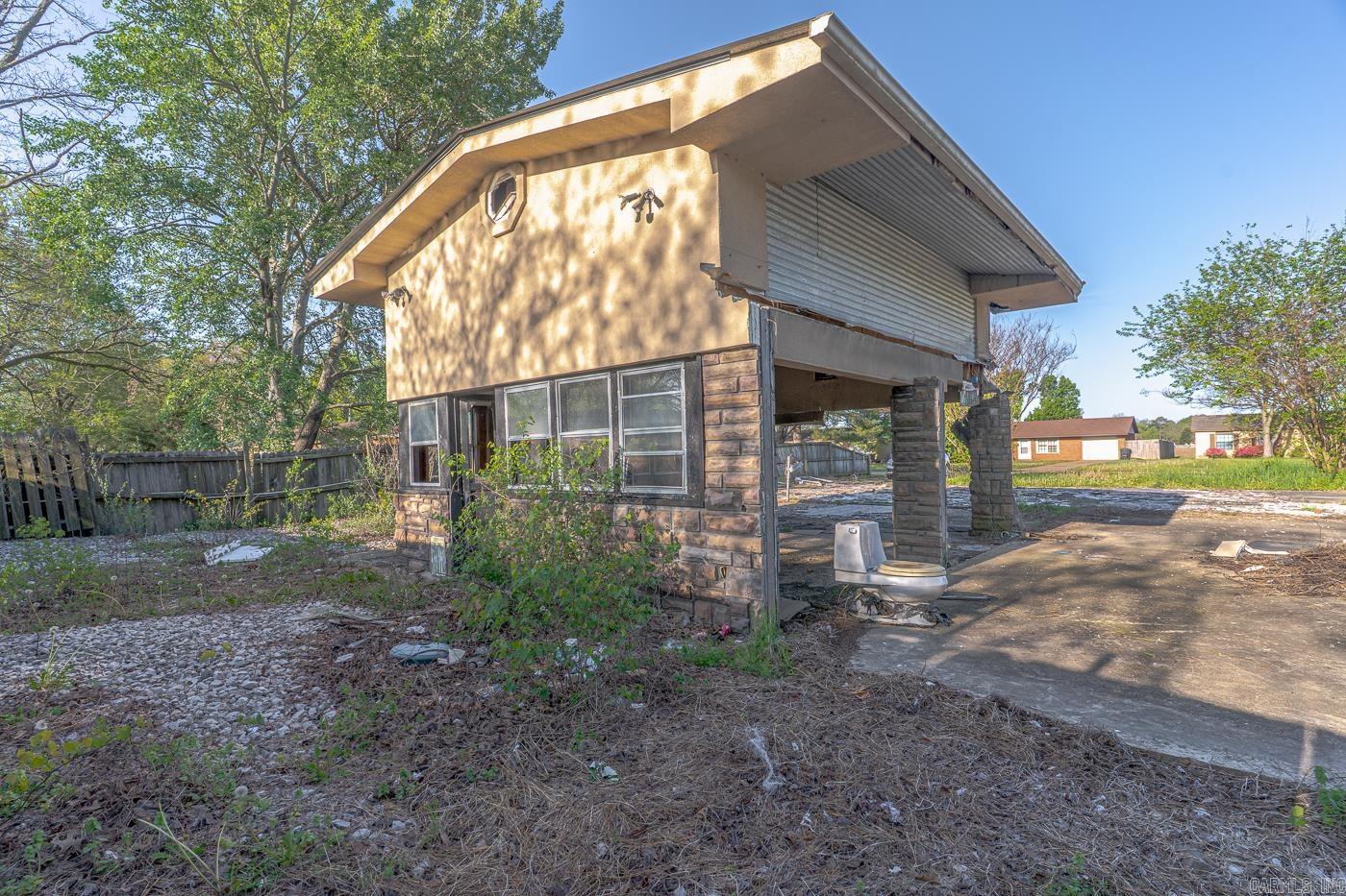 200 Sparkey Drive Property Photo 11