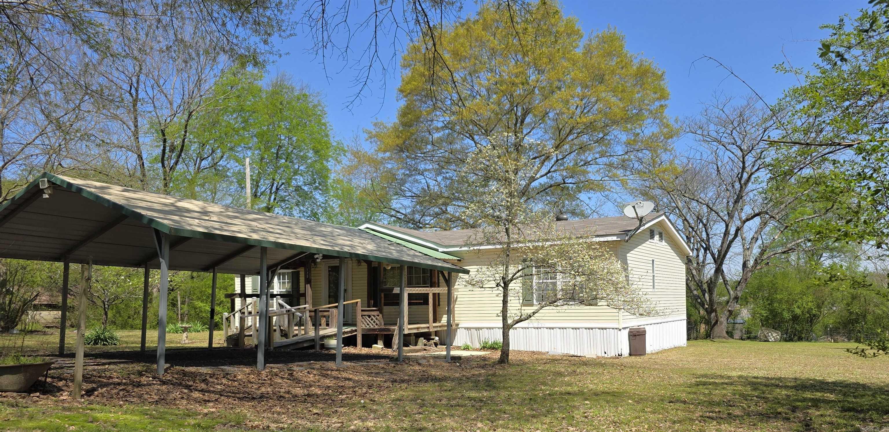 120 Kings Circle Property Photo 2