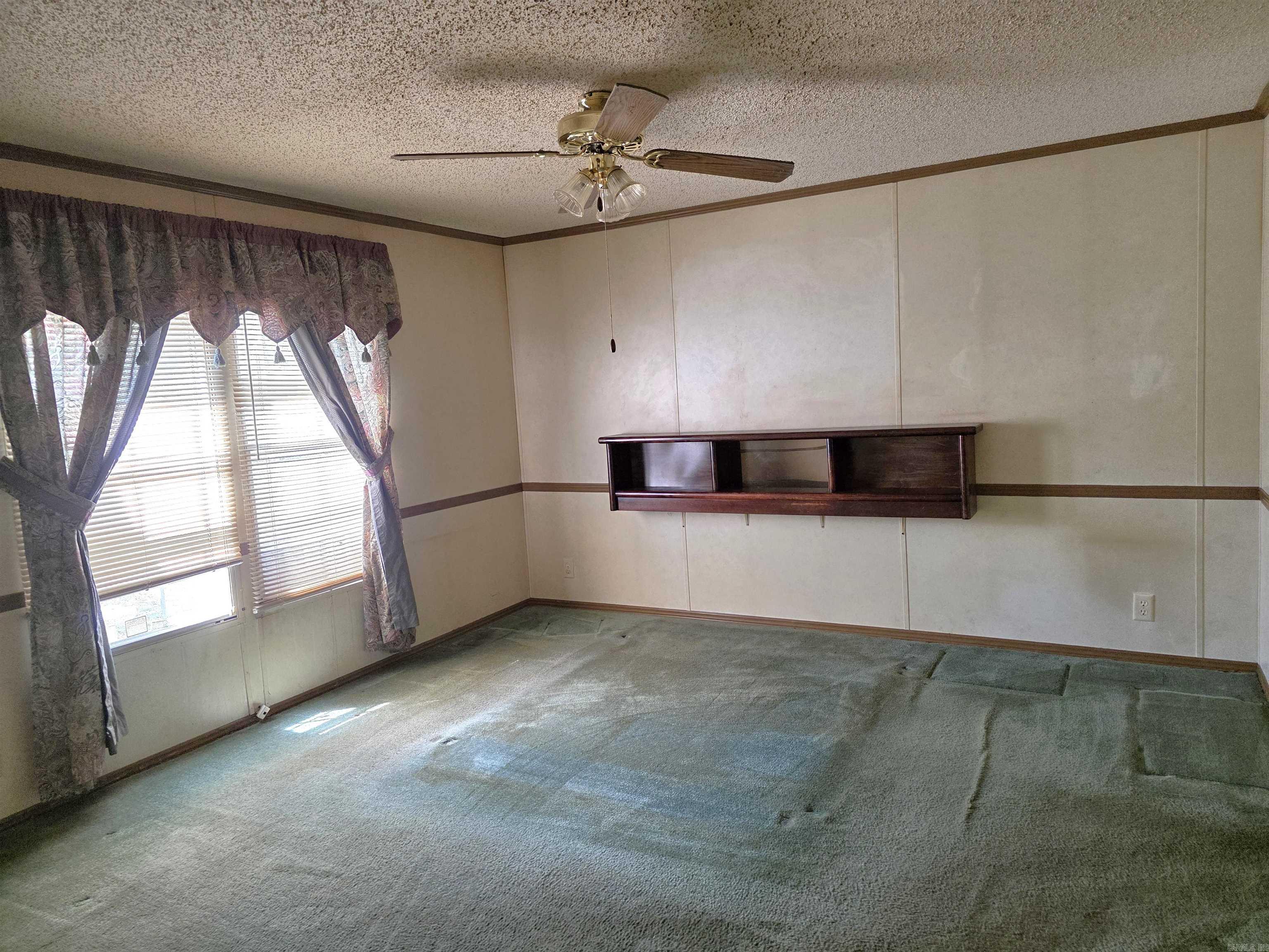 120 Kings Circle Property Photo 7