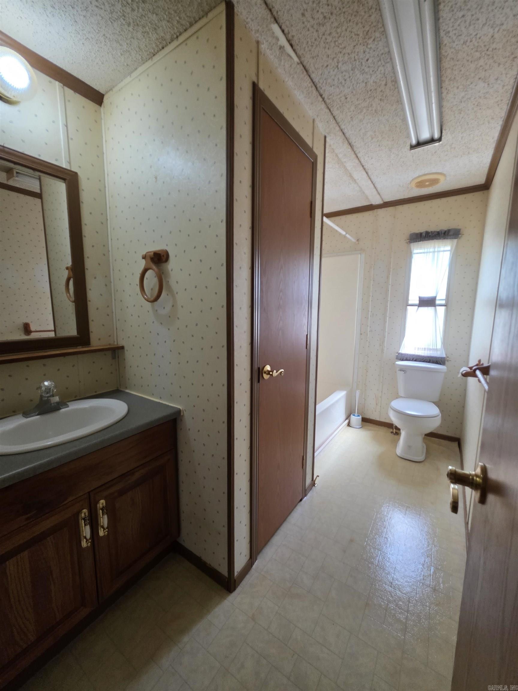 120 Kings Circle Property Photo 15