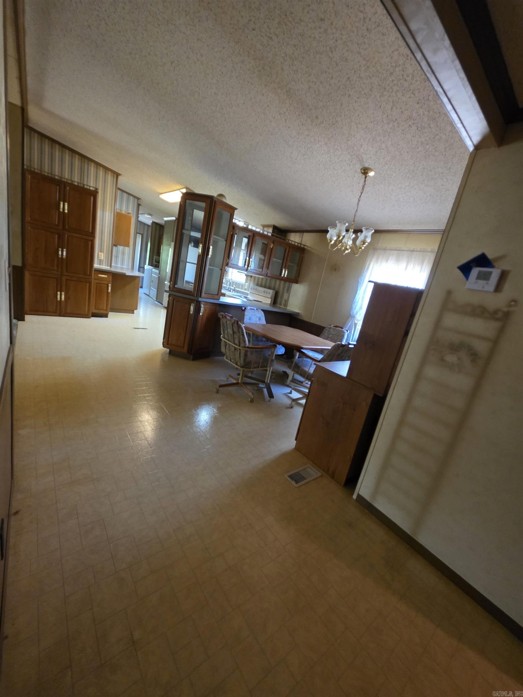120 Kings Circle Property Photo 18
