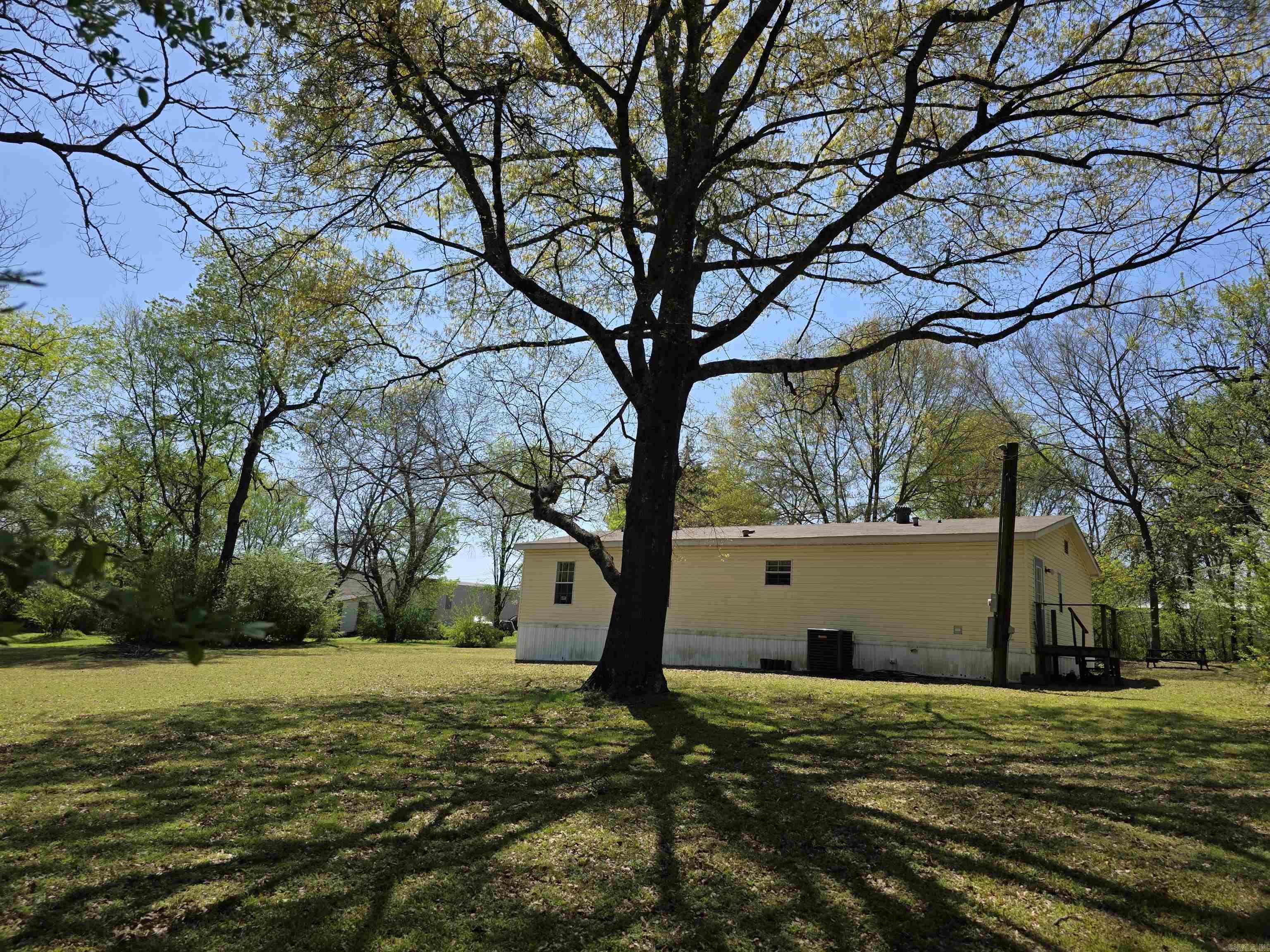 120 Kings Circle Property Photo 21
