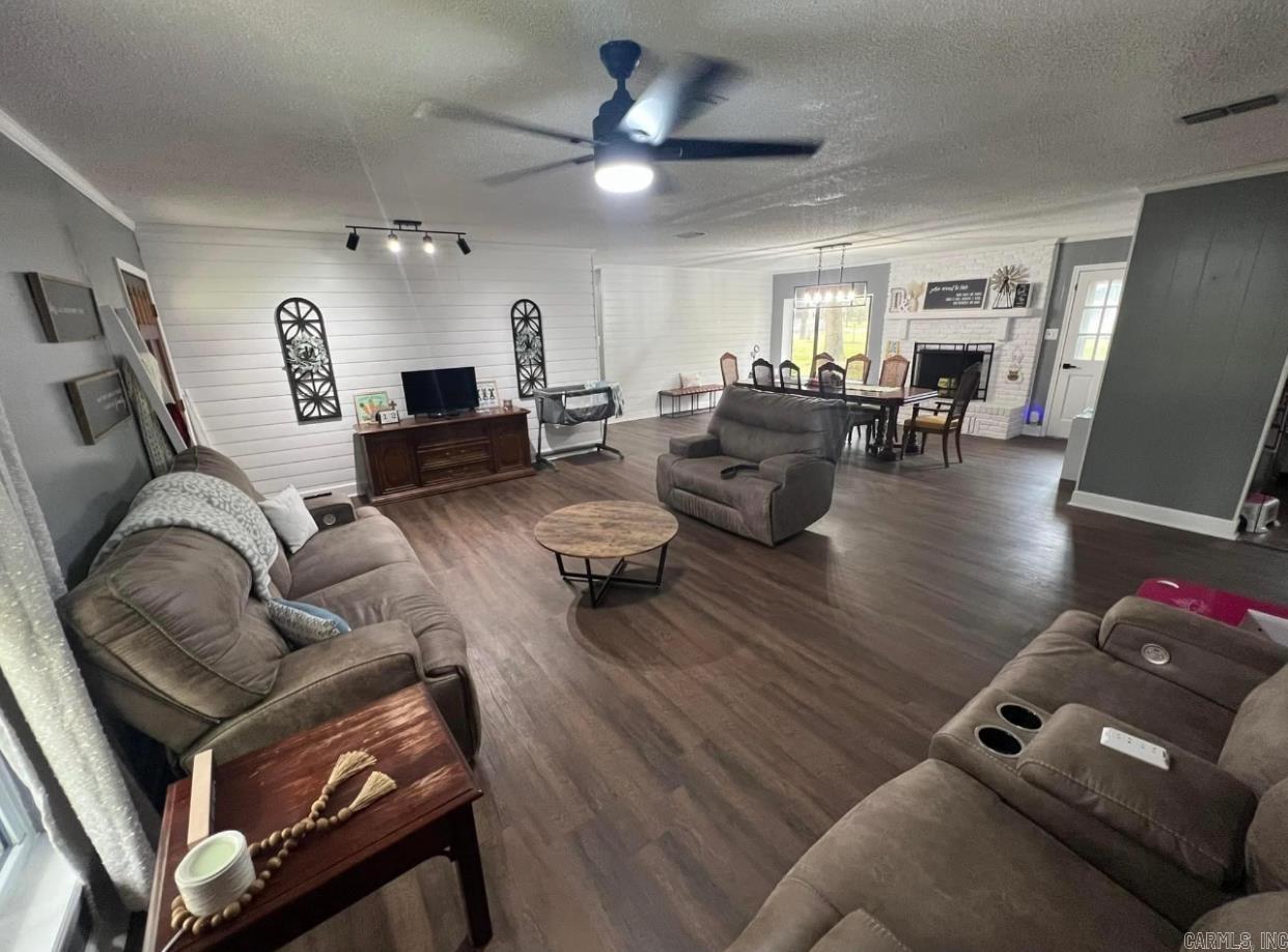 2020 Walnut Property Photo 6