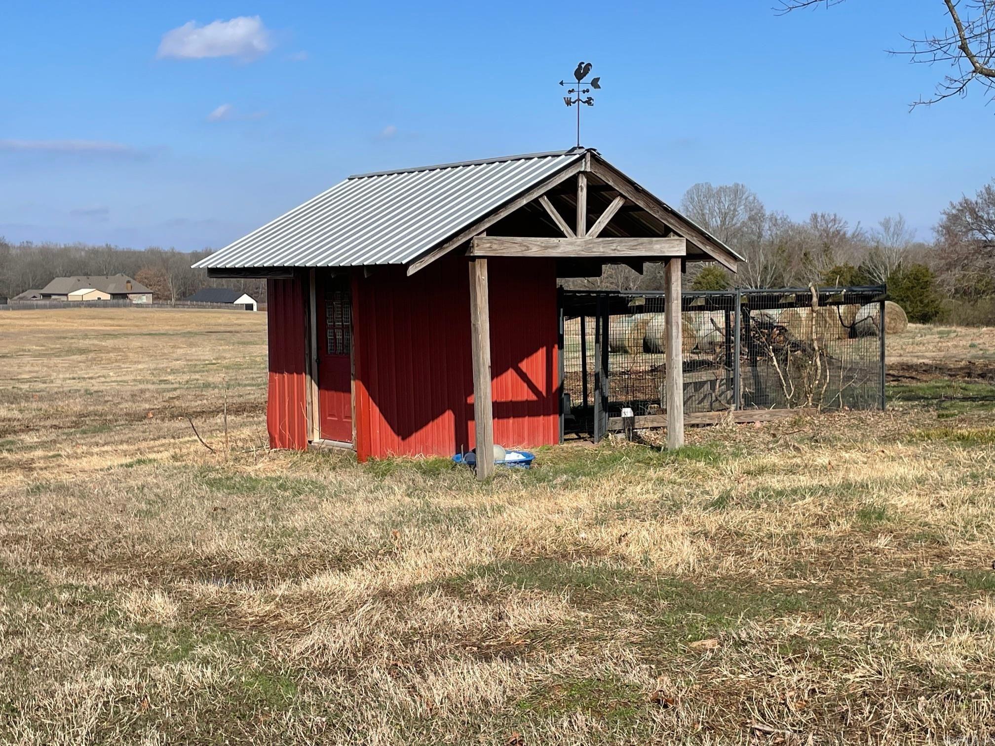 189 E 225 Highway Property Photo 2