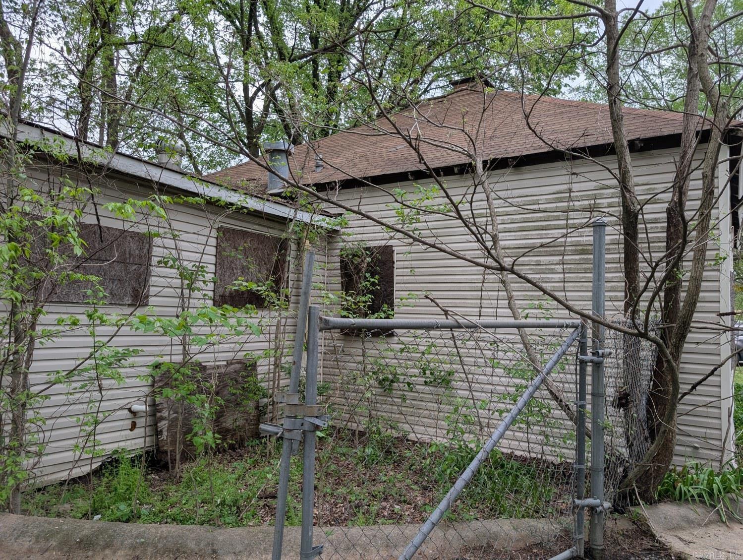 1004 Johnson Property Photo 5