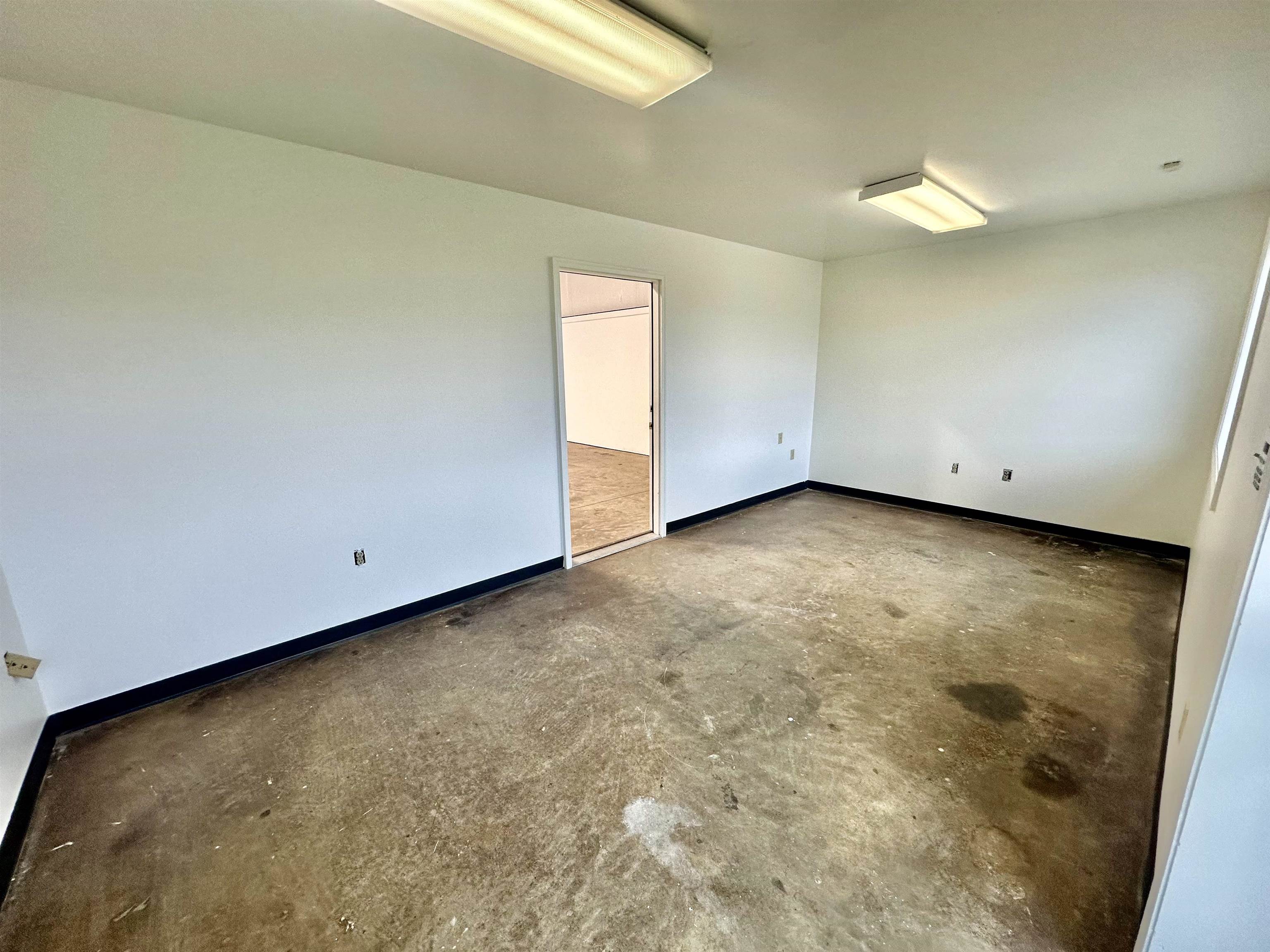 3218 Neil Circle Suite B Property Photo 2