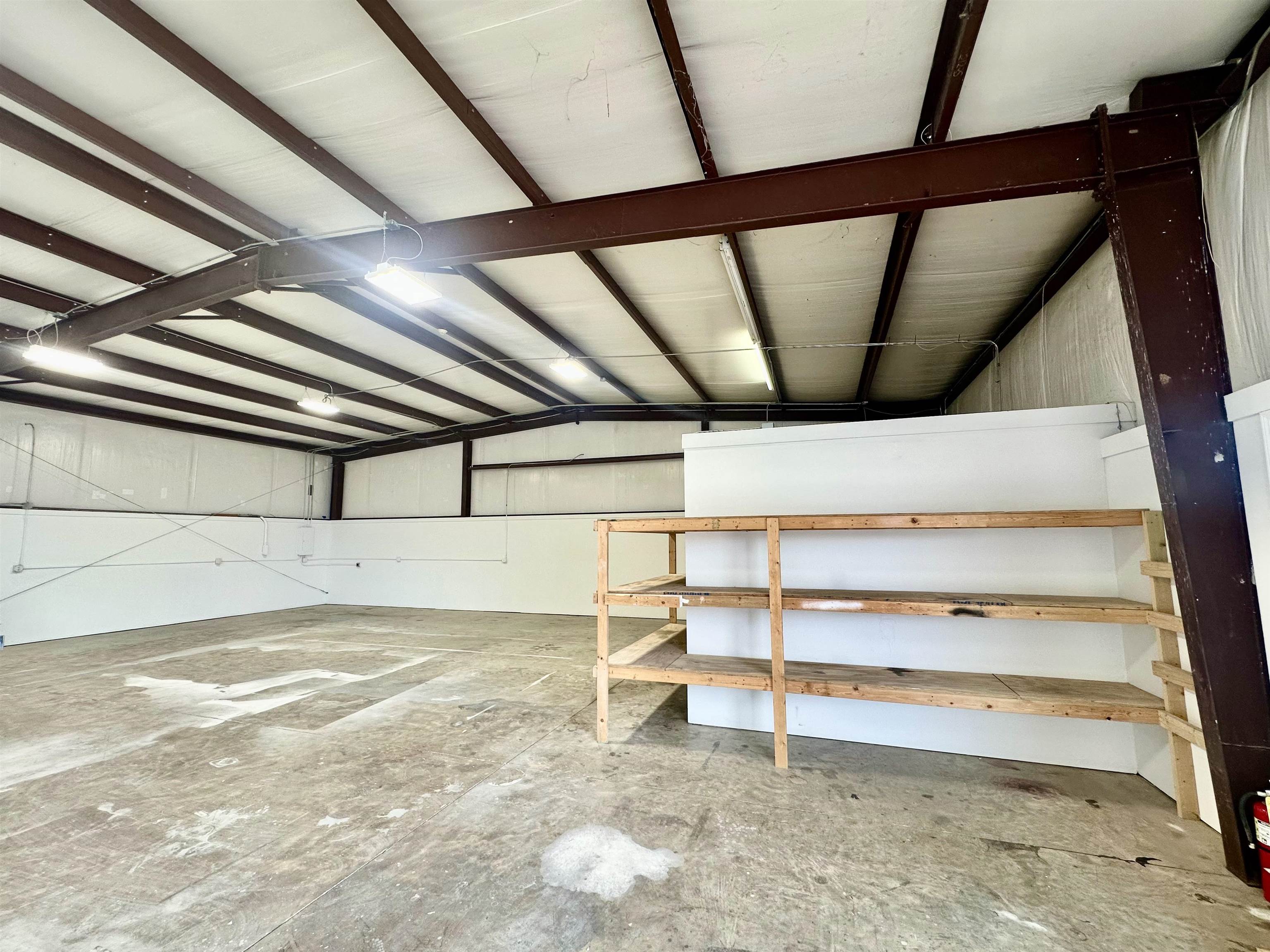 3218 Neil Circle Suite B Property Photo 4