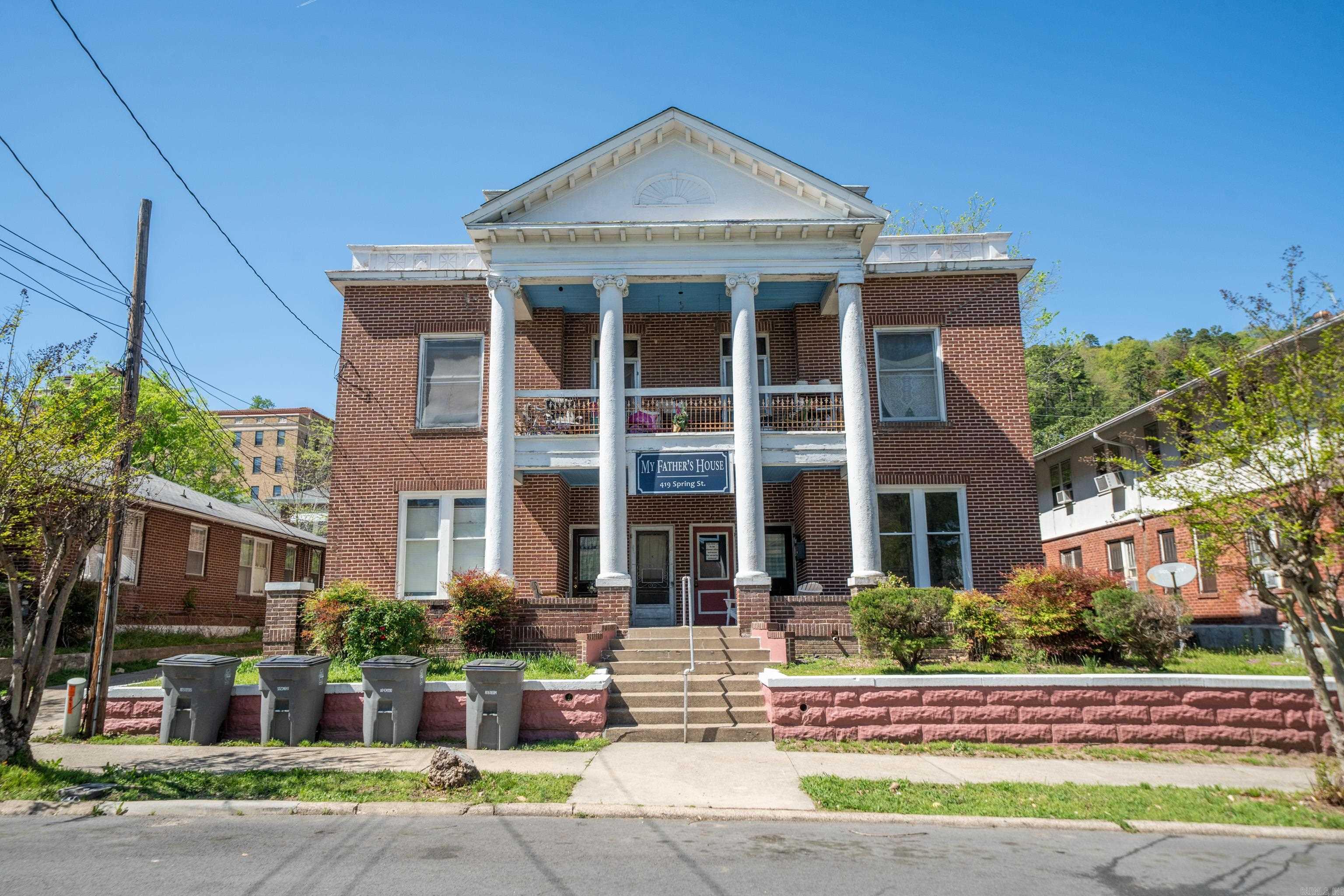 419 Spring Street Property Photo 1