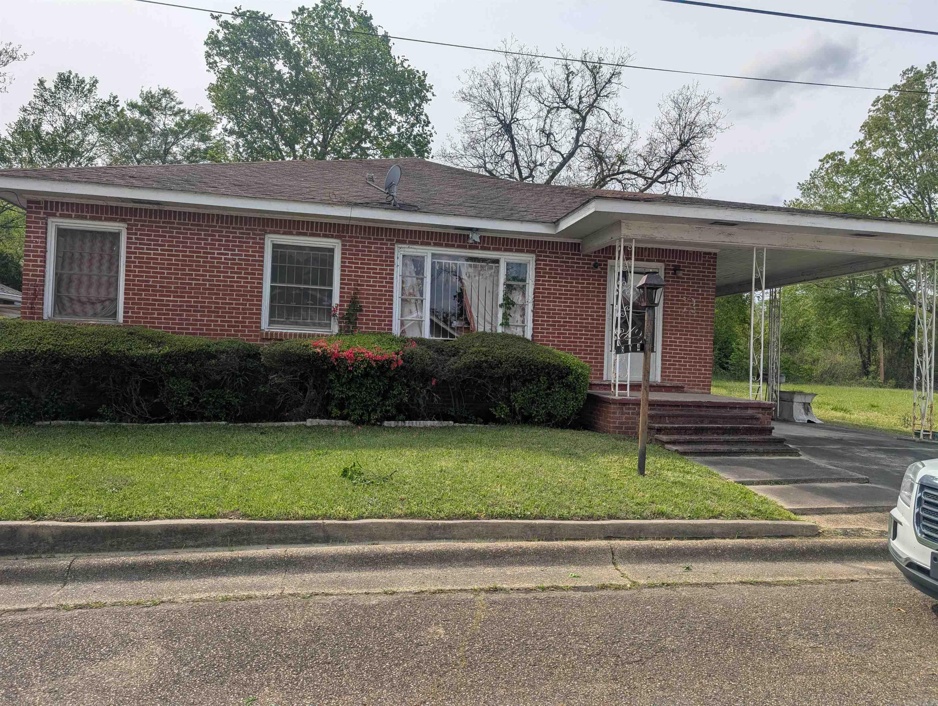 604 Short Ave Property Photo 1