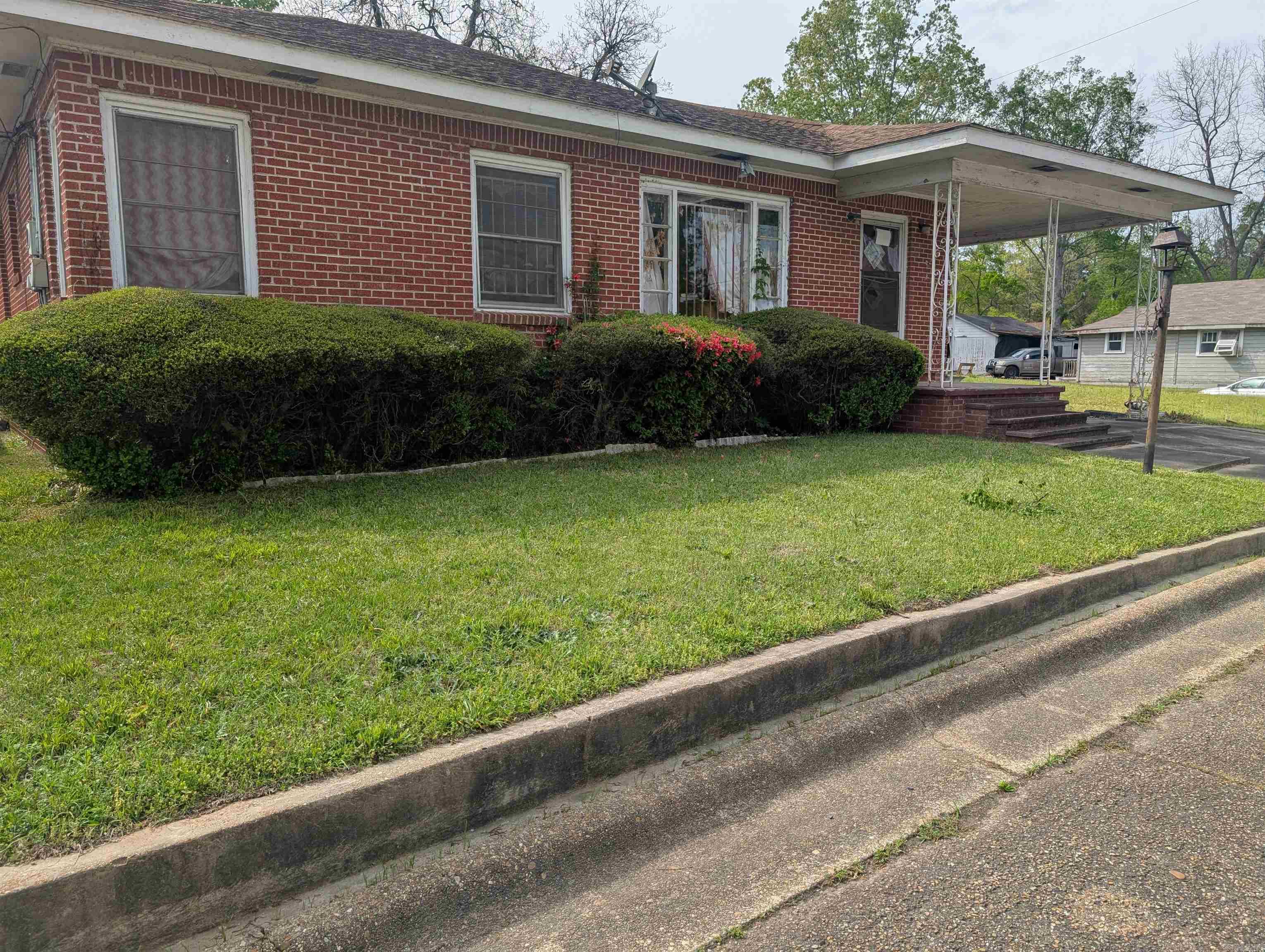 604 Short Ave Property Photo 6