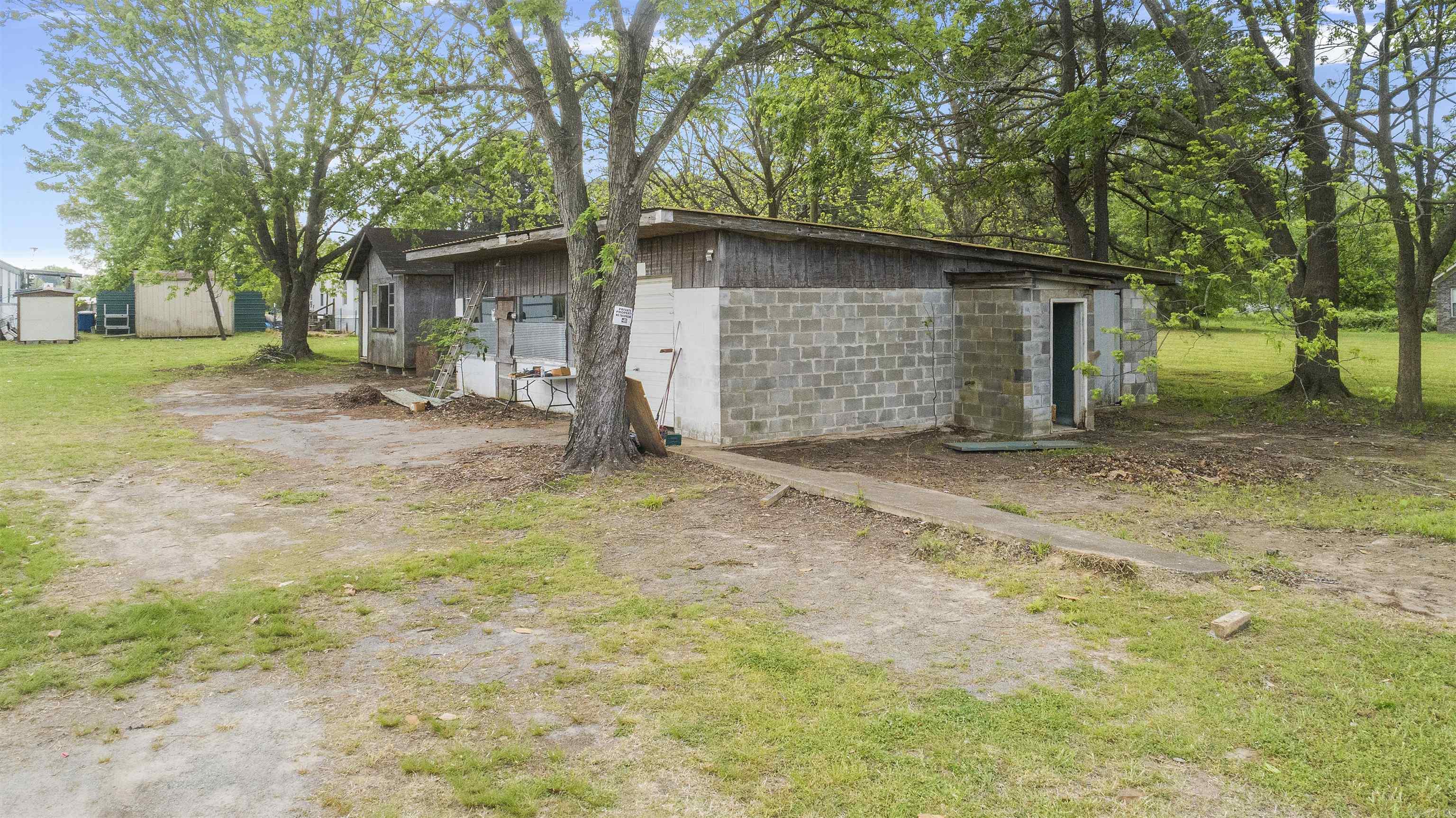 311 Dewitt Henry Dr Property Photo 3