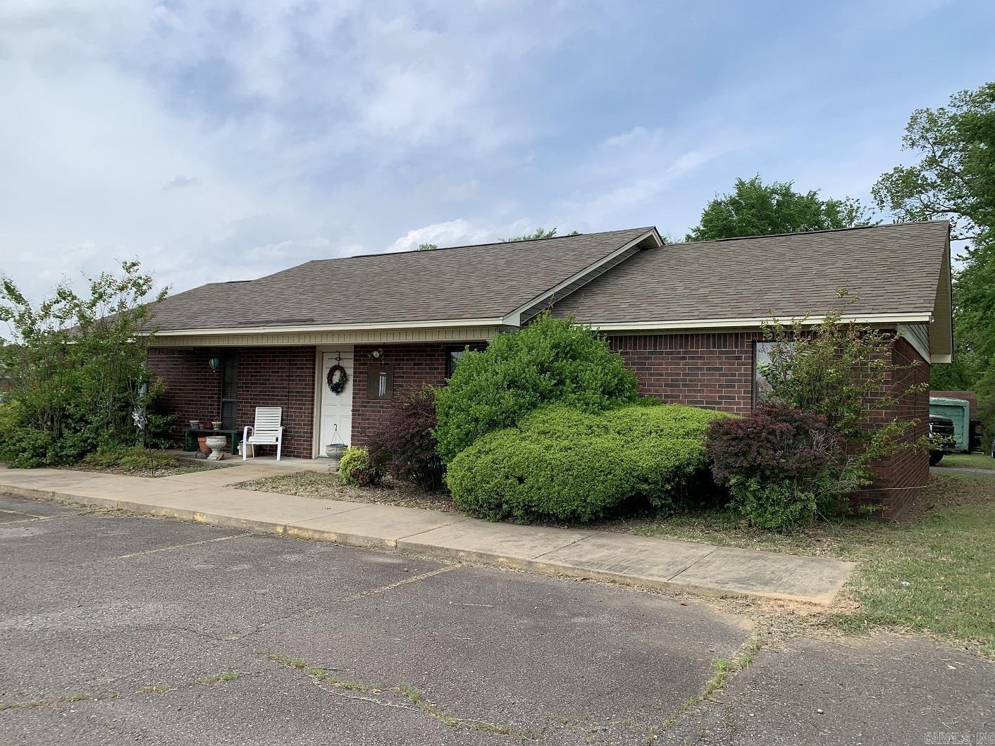 1311 E 16th Street Property Photo 2