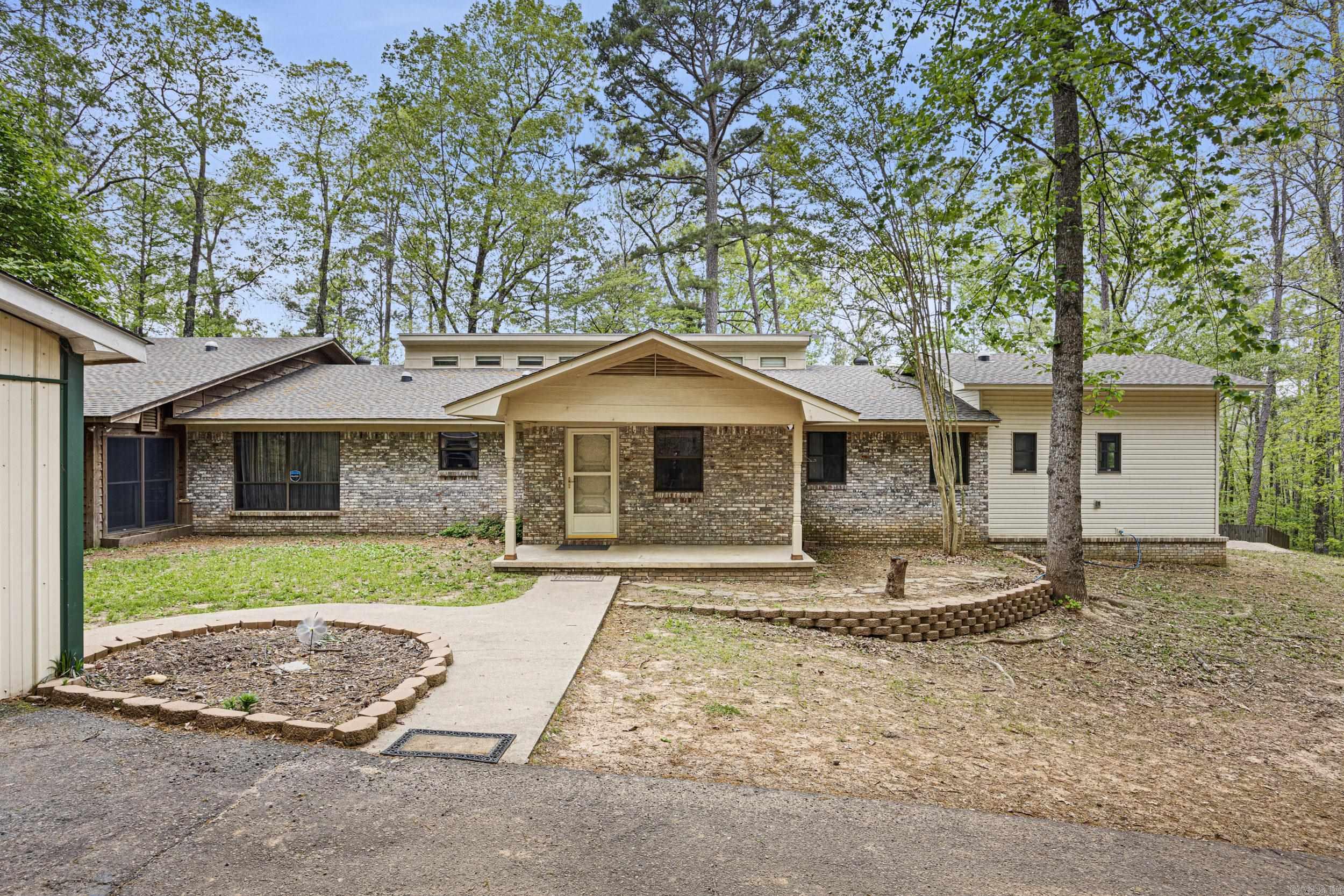907 Smoke Tree Road Property Photo 2