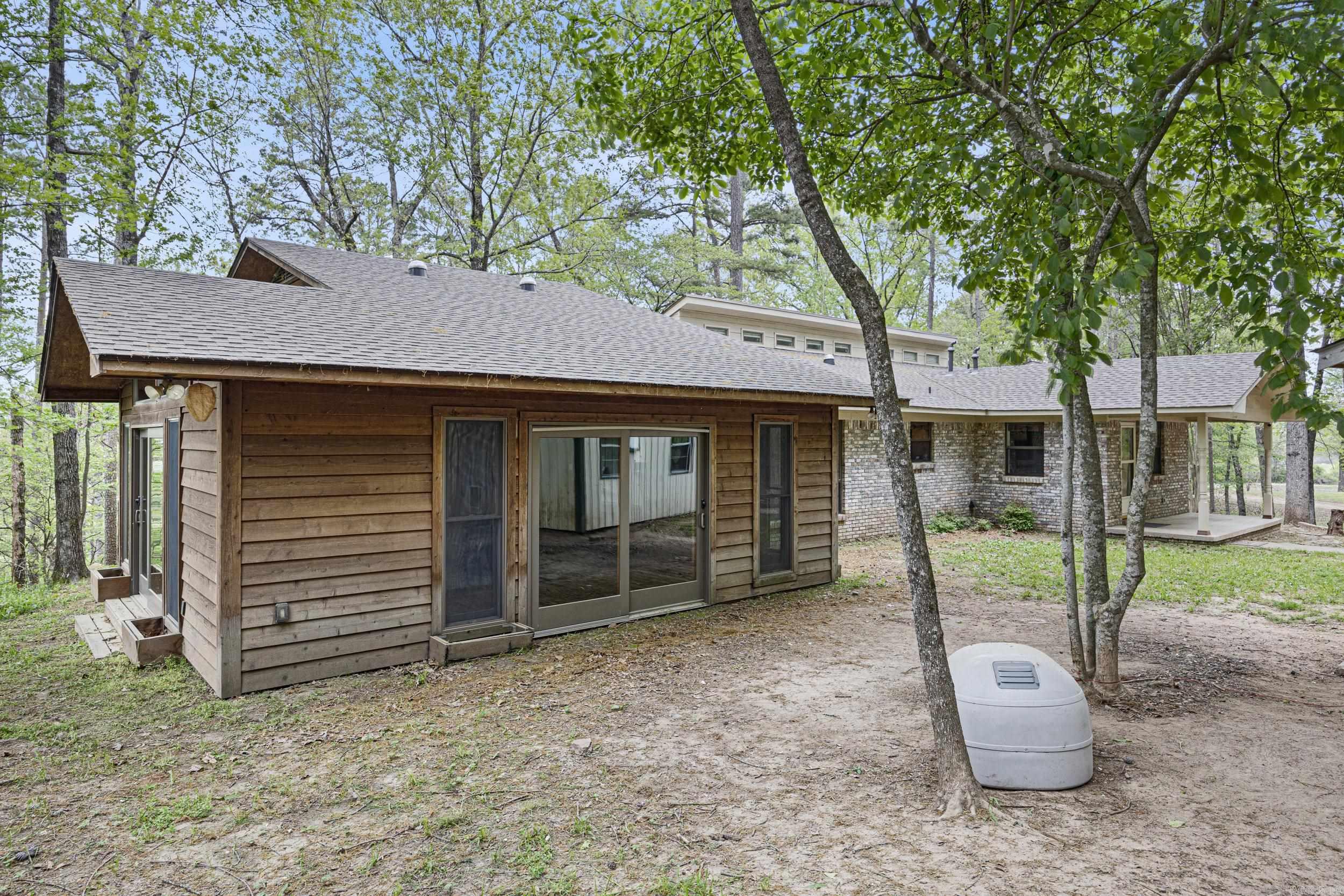 907 Smoke Tree Road Property Photo 3