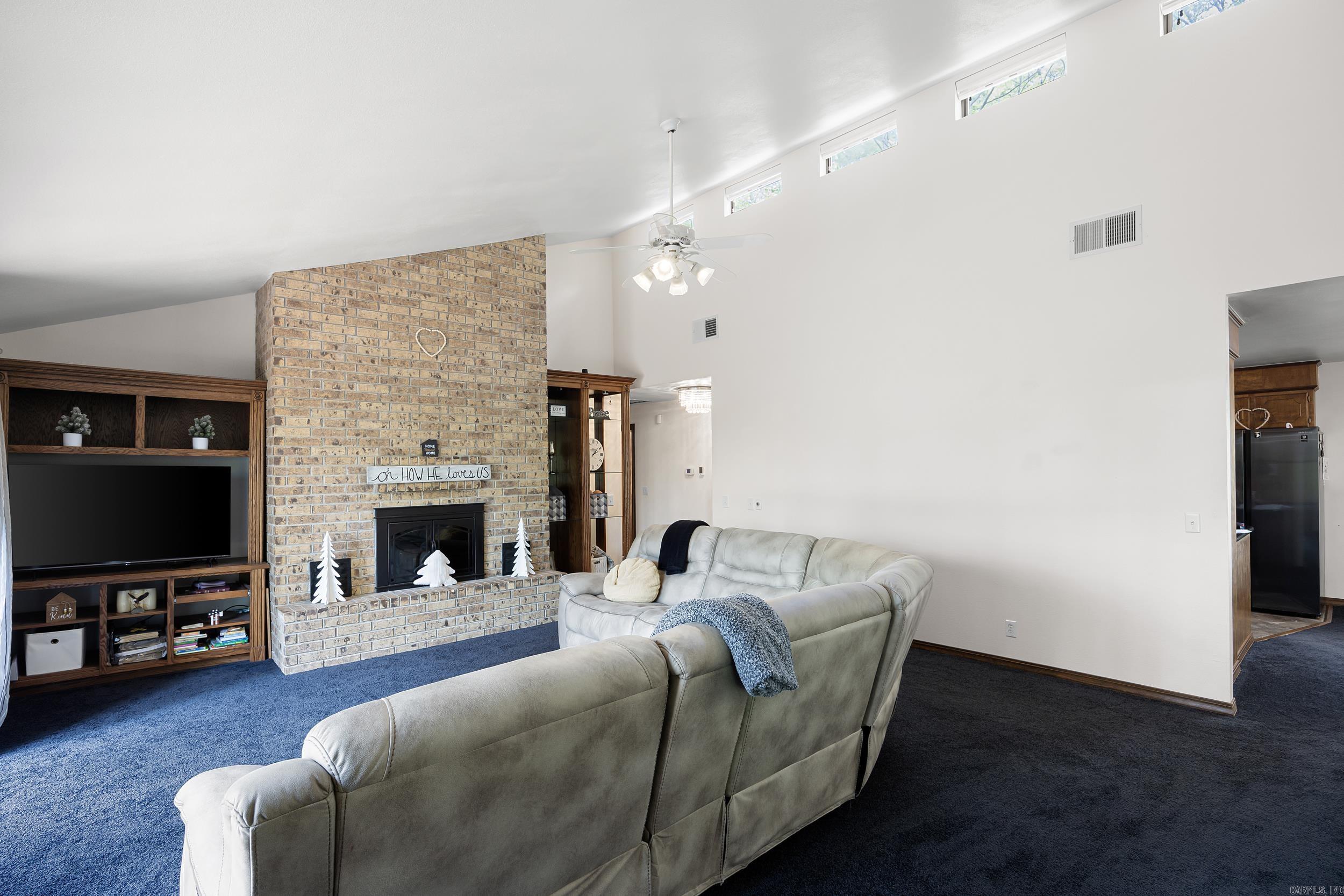 907 Smoke Tree Road Property Photo 12