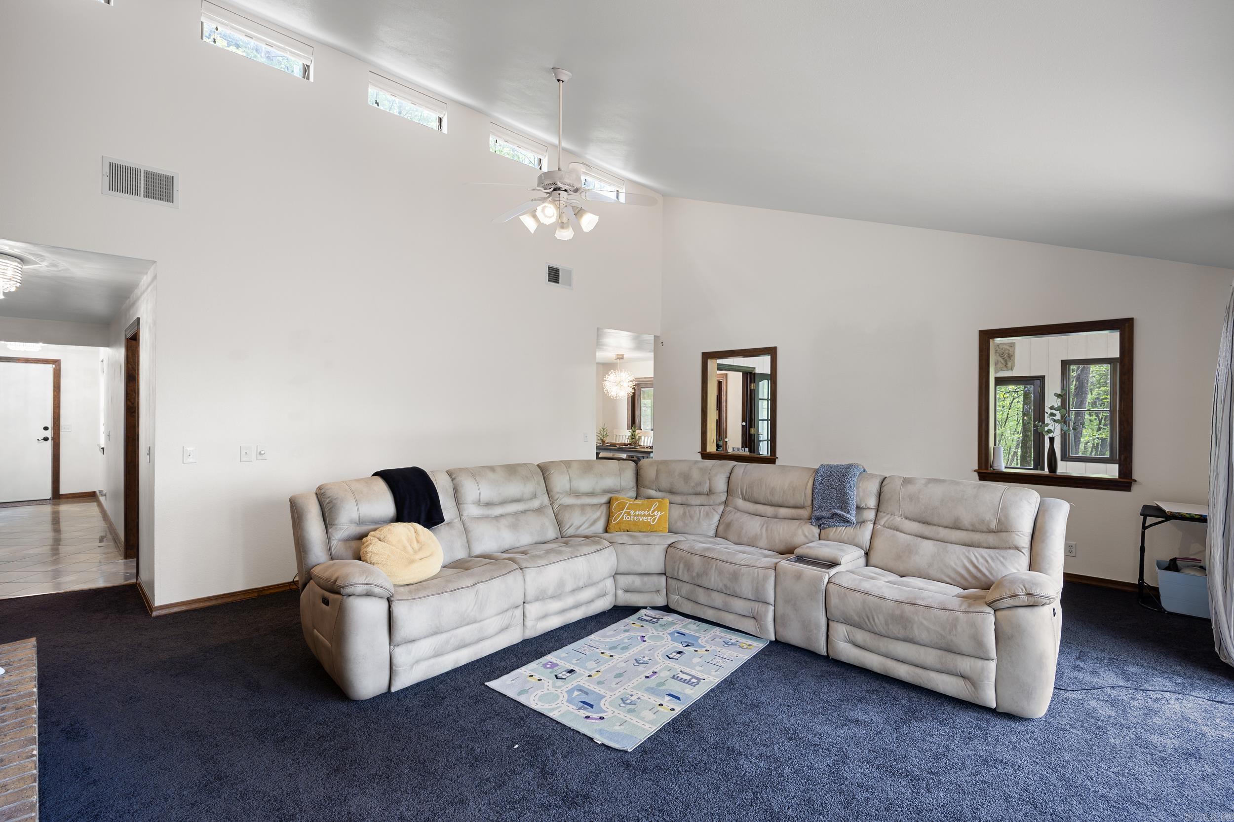 907 Smoke Tree Road Property Photo 15
