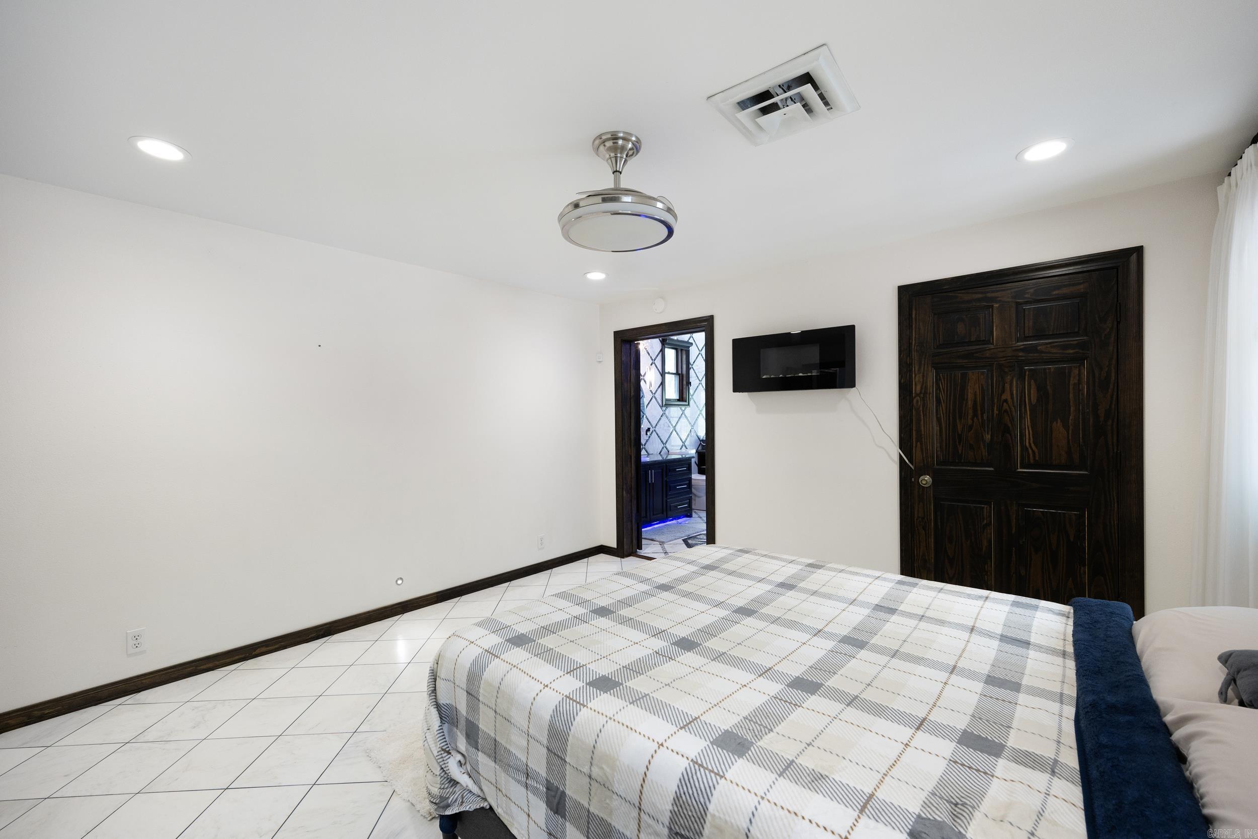 907 Smoke Tree Road Property Photo 19