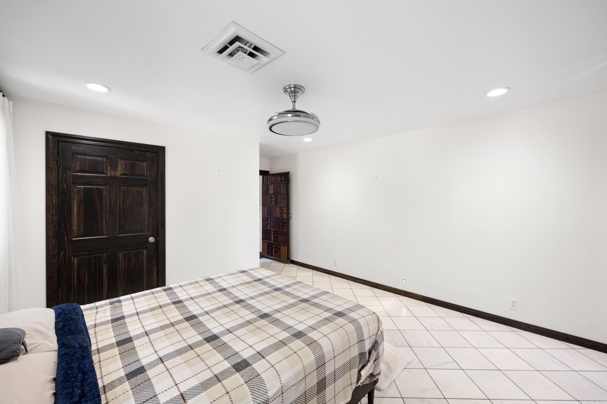 907 Smoke Tree Road Property Photo 20
