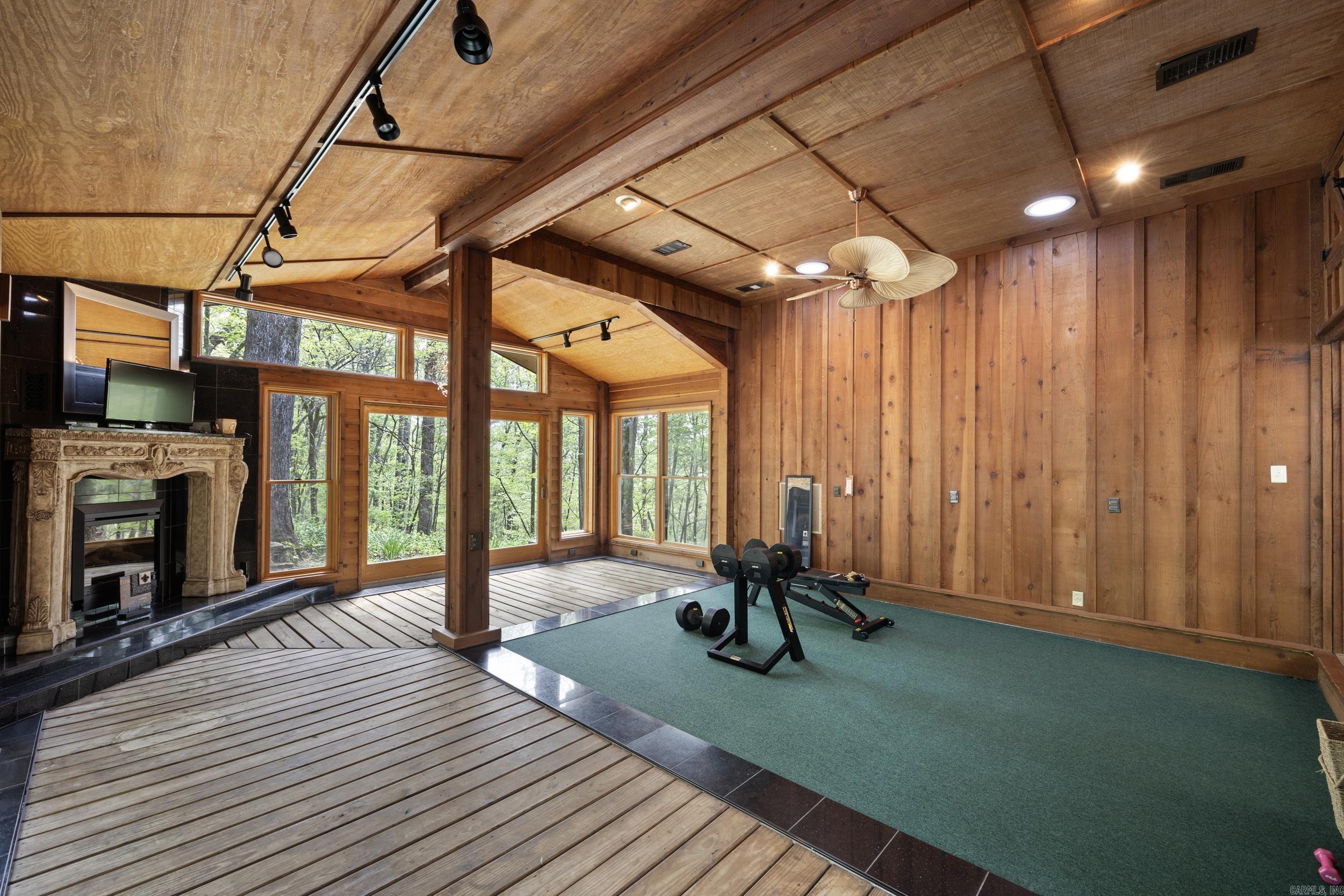 907 Smoke Tree Road Property Photo 31