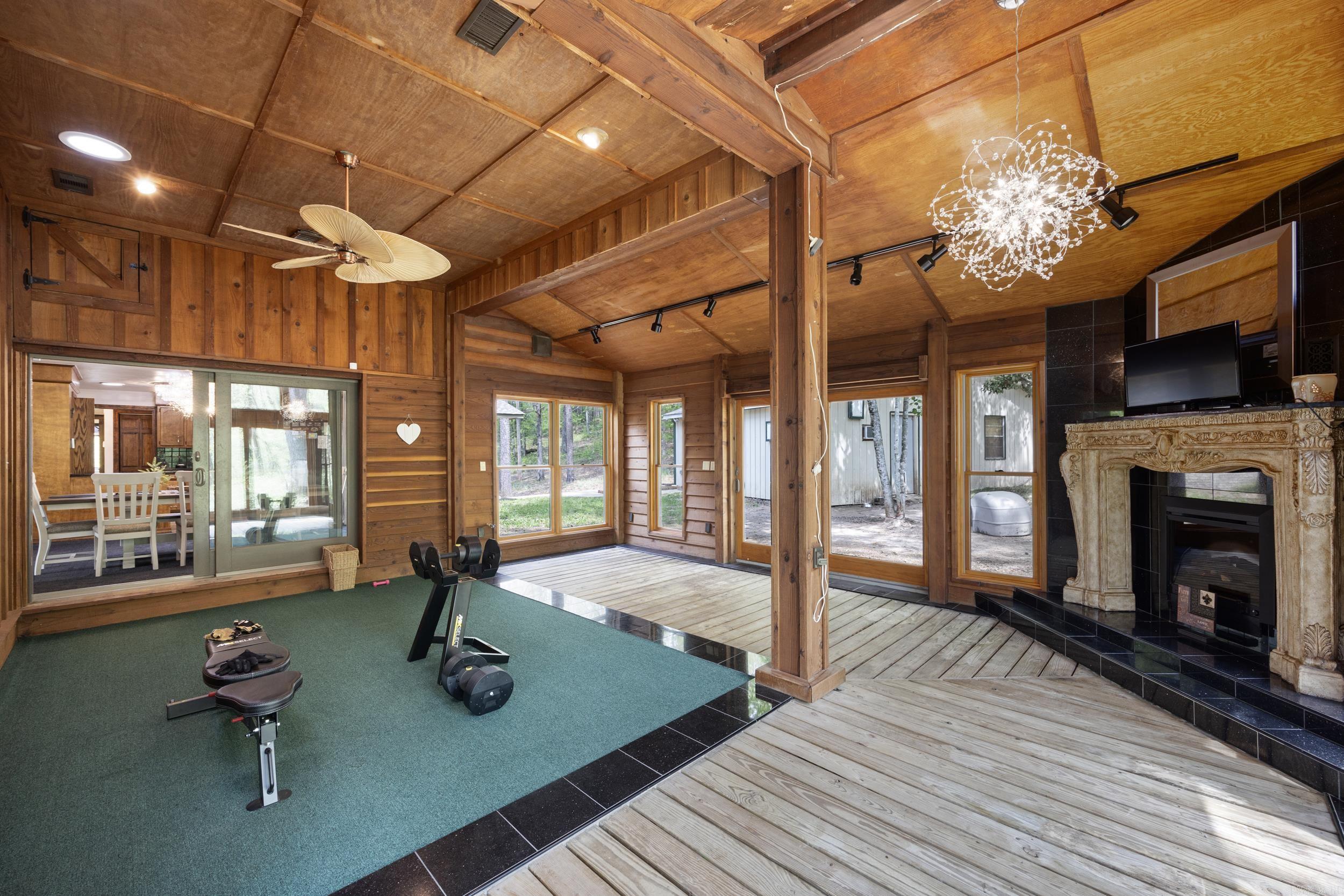 907 Smoke Tree Road Property Photo 32