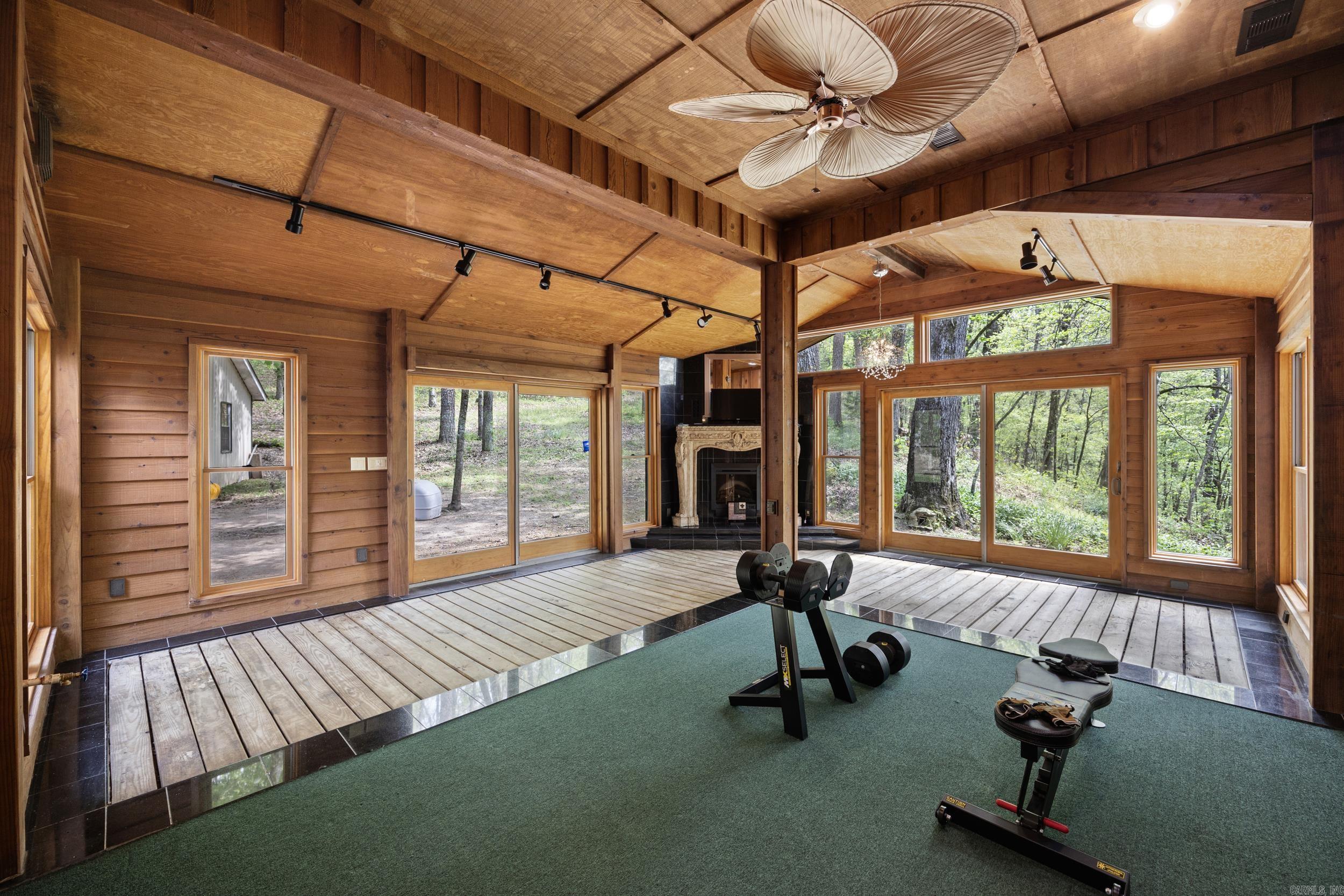 907 Smoke Tree Road Property Photo 33