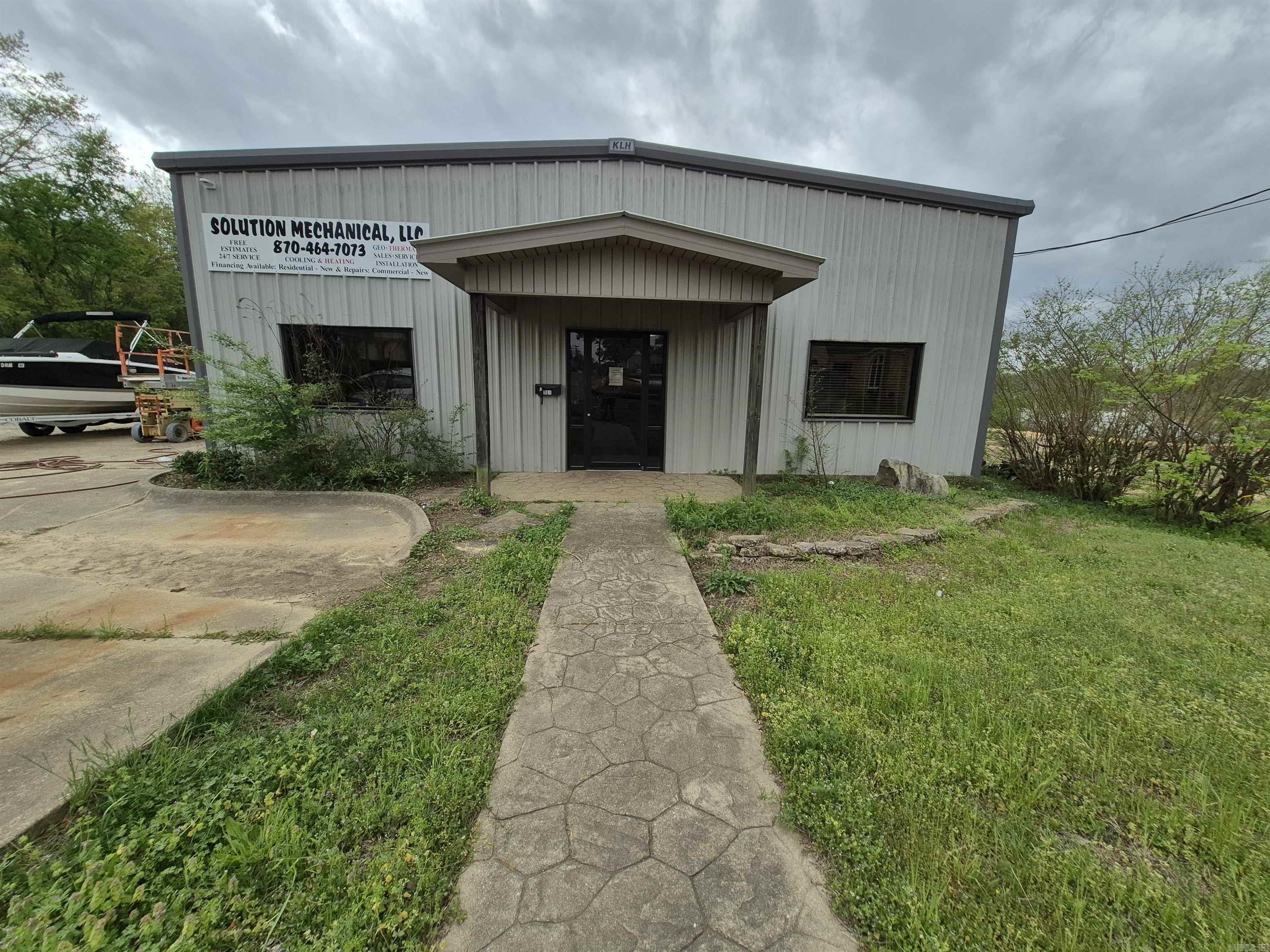 901 Carpenter Street Property Photo 1