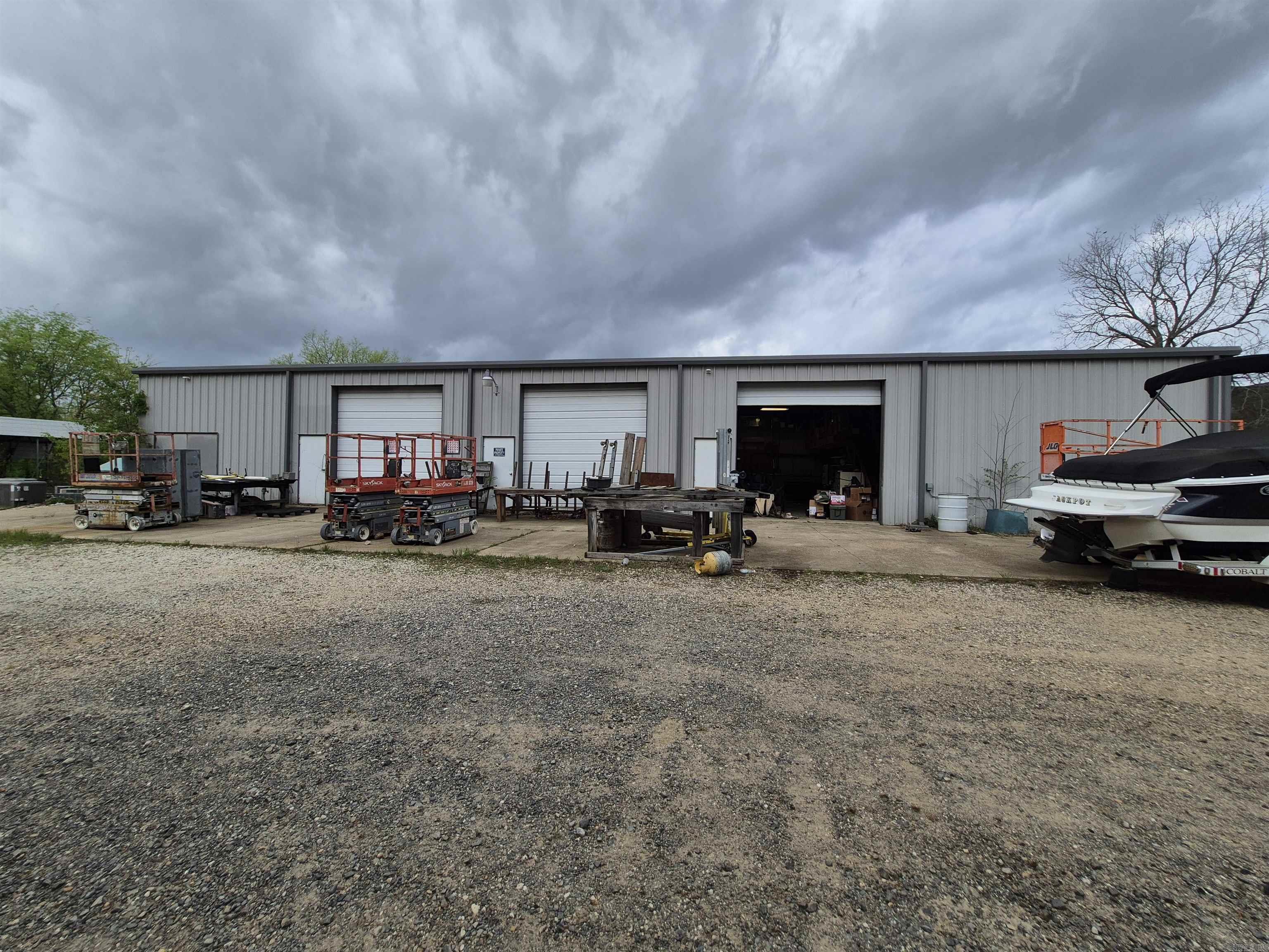 901 Carpenter Street Property Photo 2