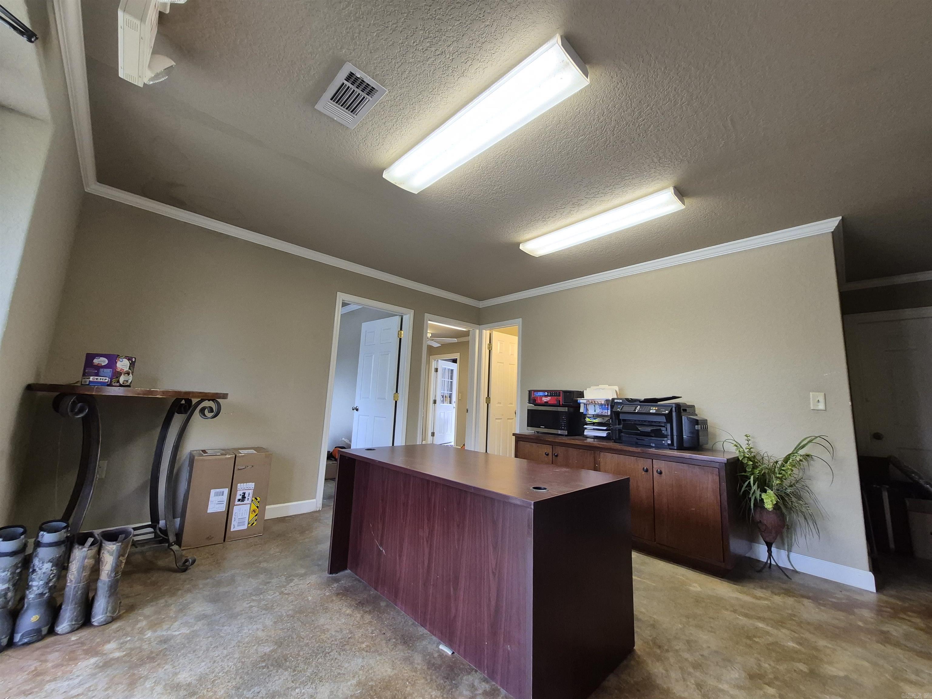 901 Carpenter Street Property Photo 3
