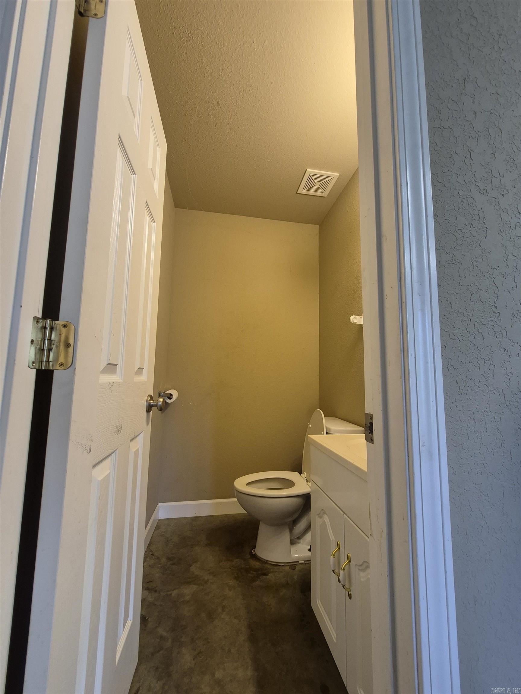 901 Carpenter Street Property Photo 6