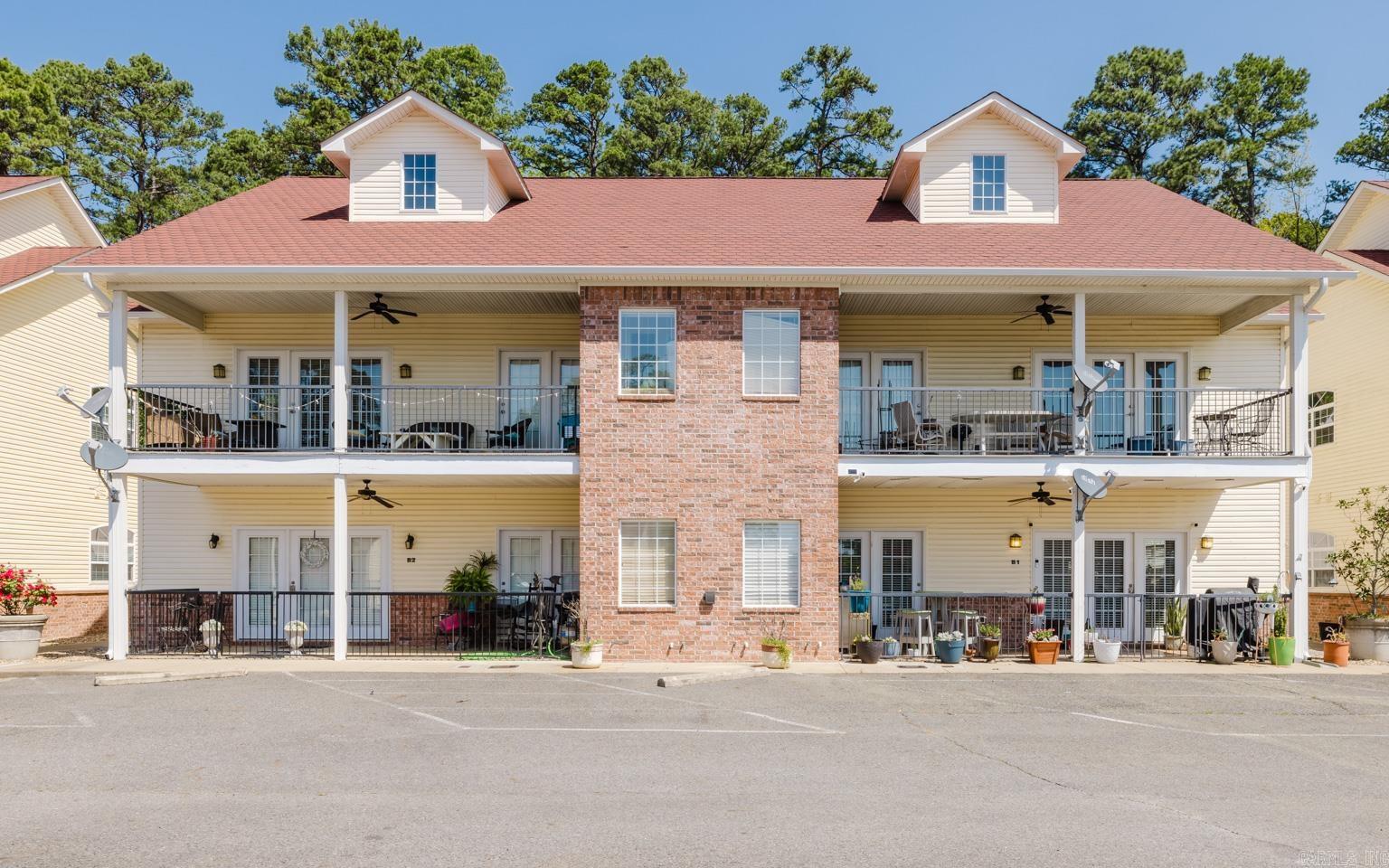 321 B1 Peters Pt. Property Photo 1