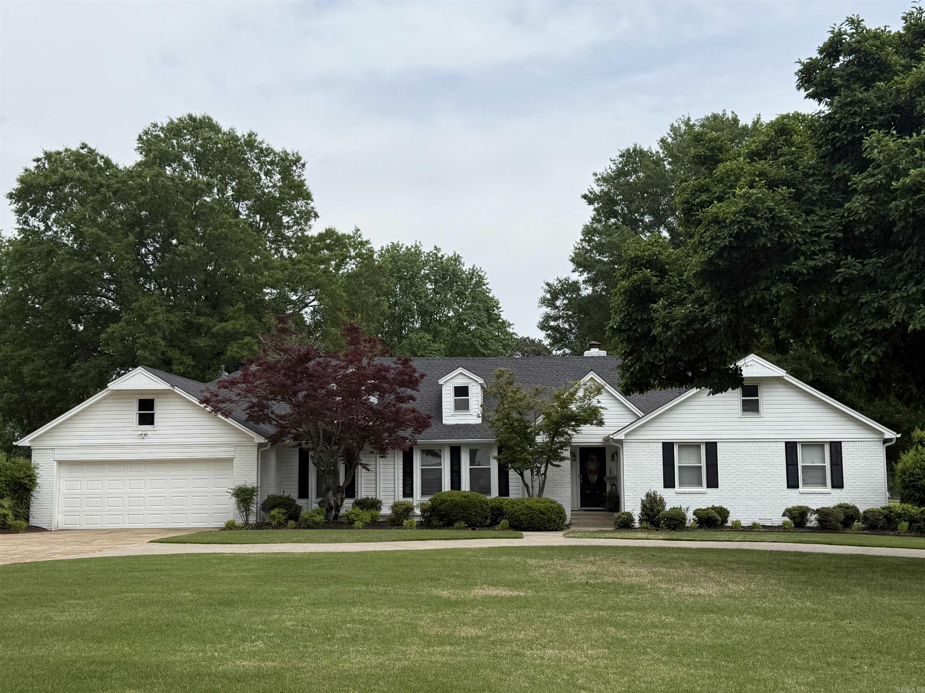 82 Country Club Circle Property Photo 1