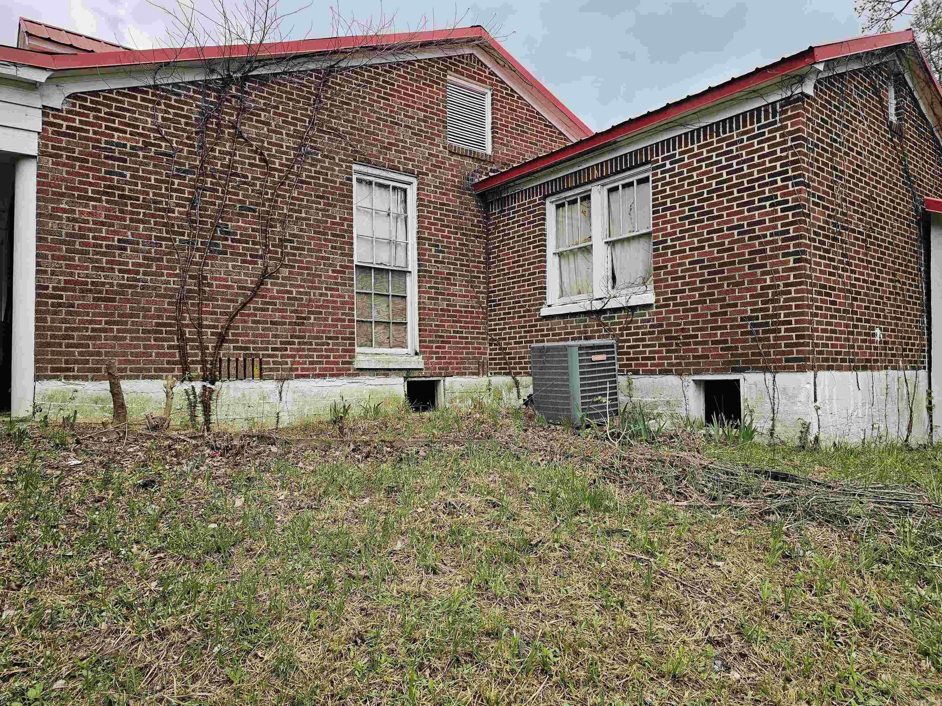 306 Hwy 71 N Property Photo 3