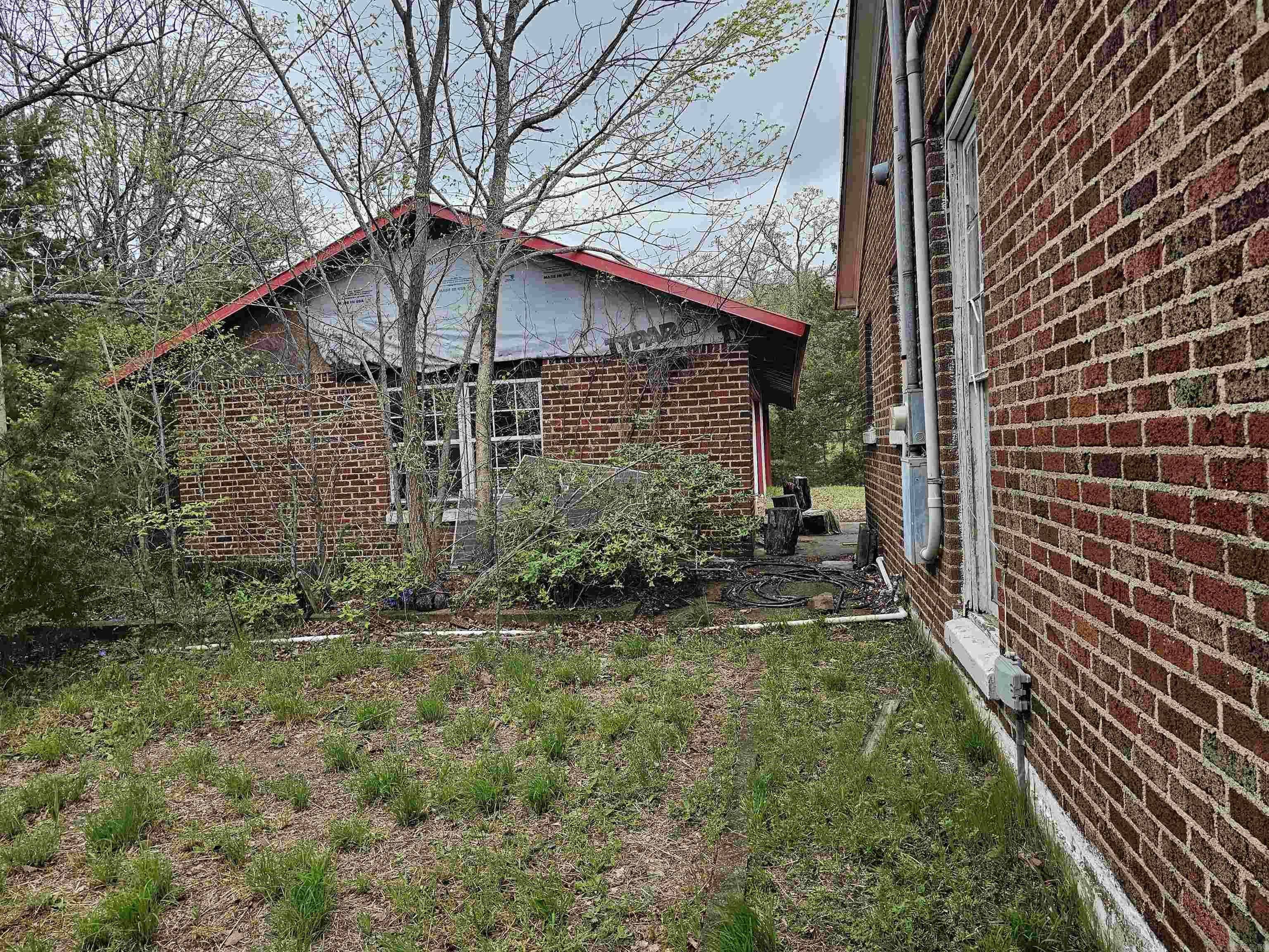 306 Hwy 71 N Property Photo 4