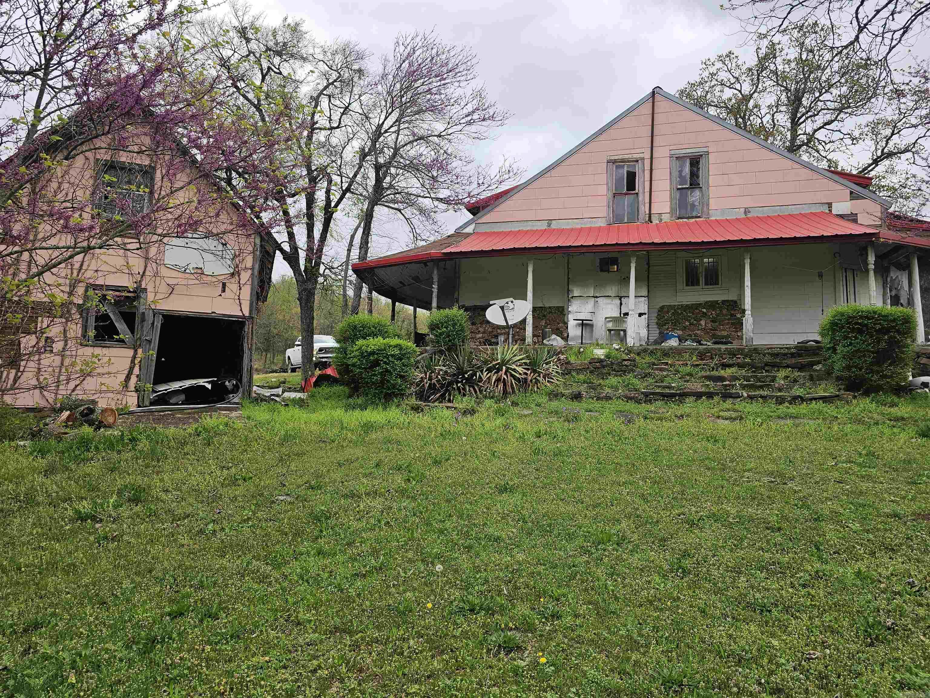 306 Hwy 71 N Property Photo 9
