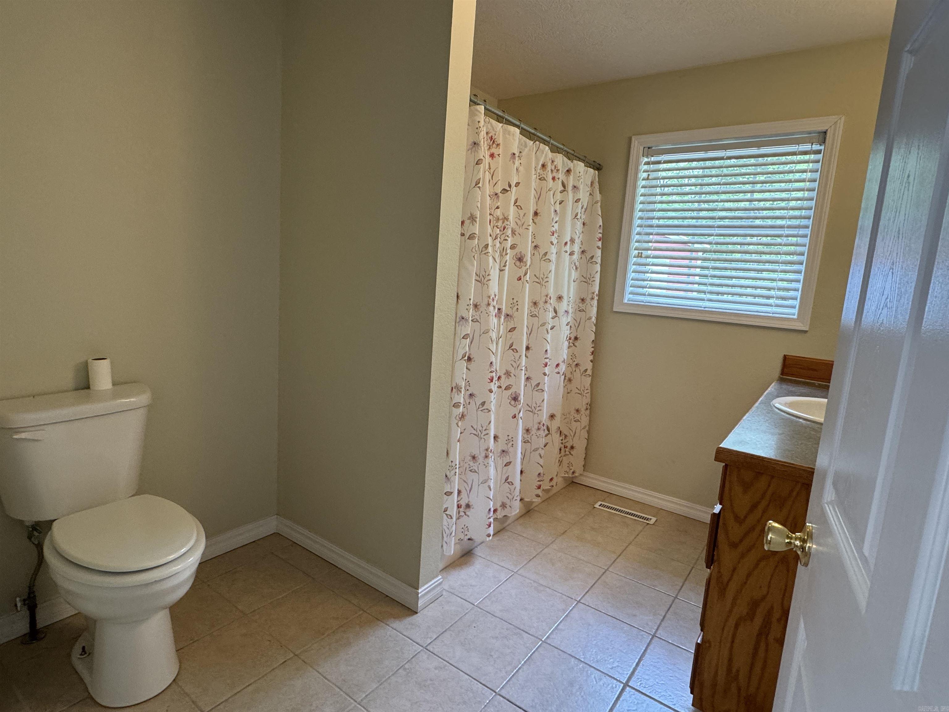884 Lakehill Lane Property Photo 19