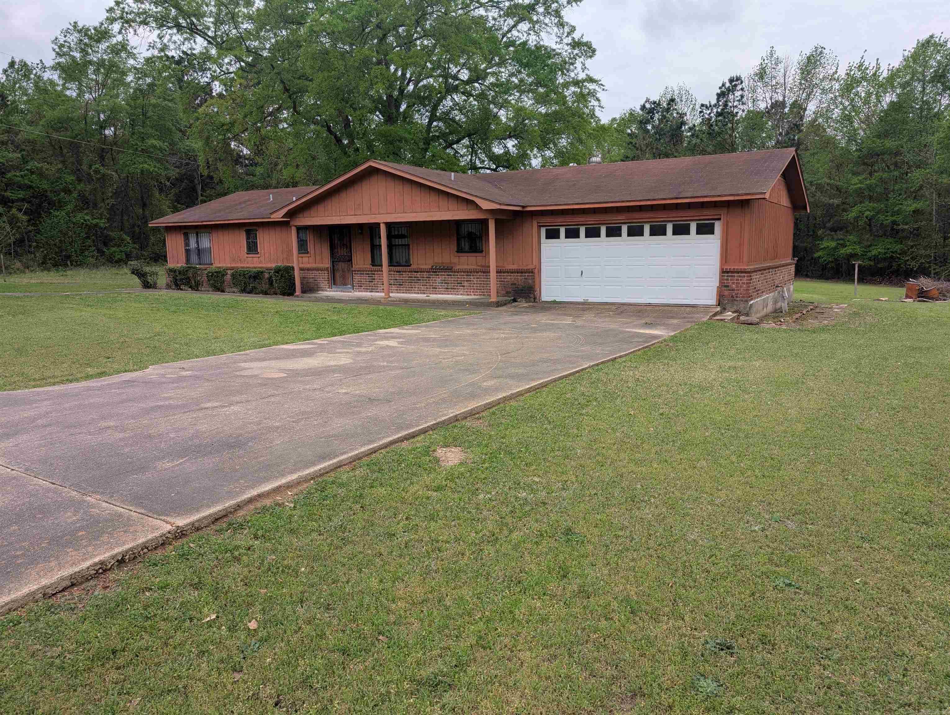 3062 Mount Holly Rd Property Photo 4