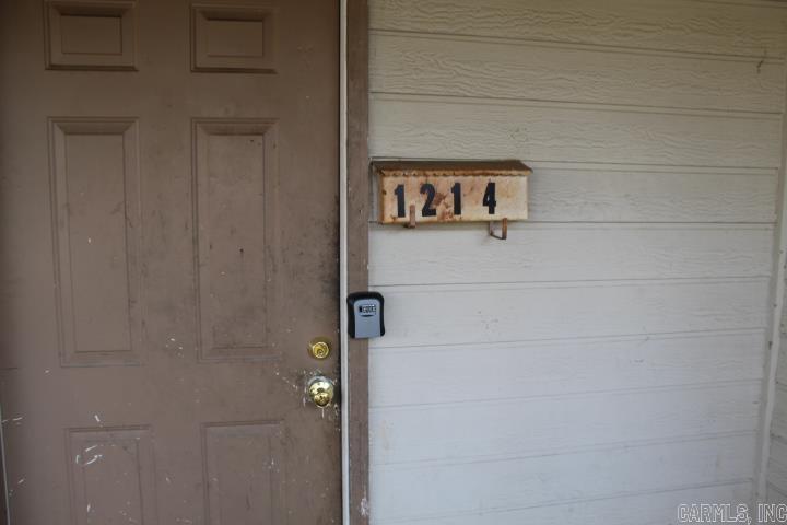 1214 W 48th Street Property Photo 9