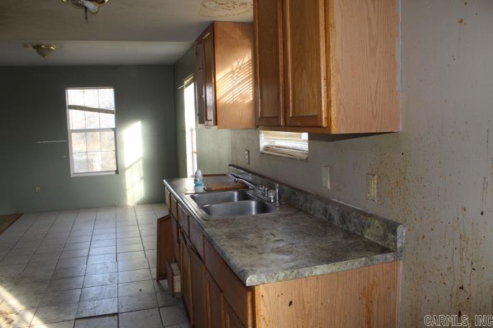 1214 W 48th Street Property Photo 23