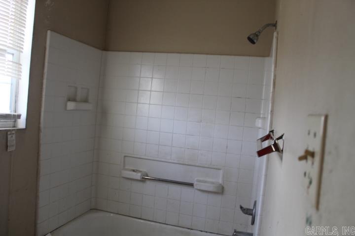 1214 W 48th Street Property Photo 44