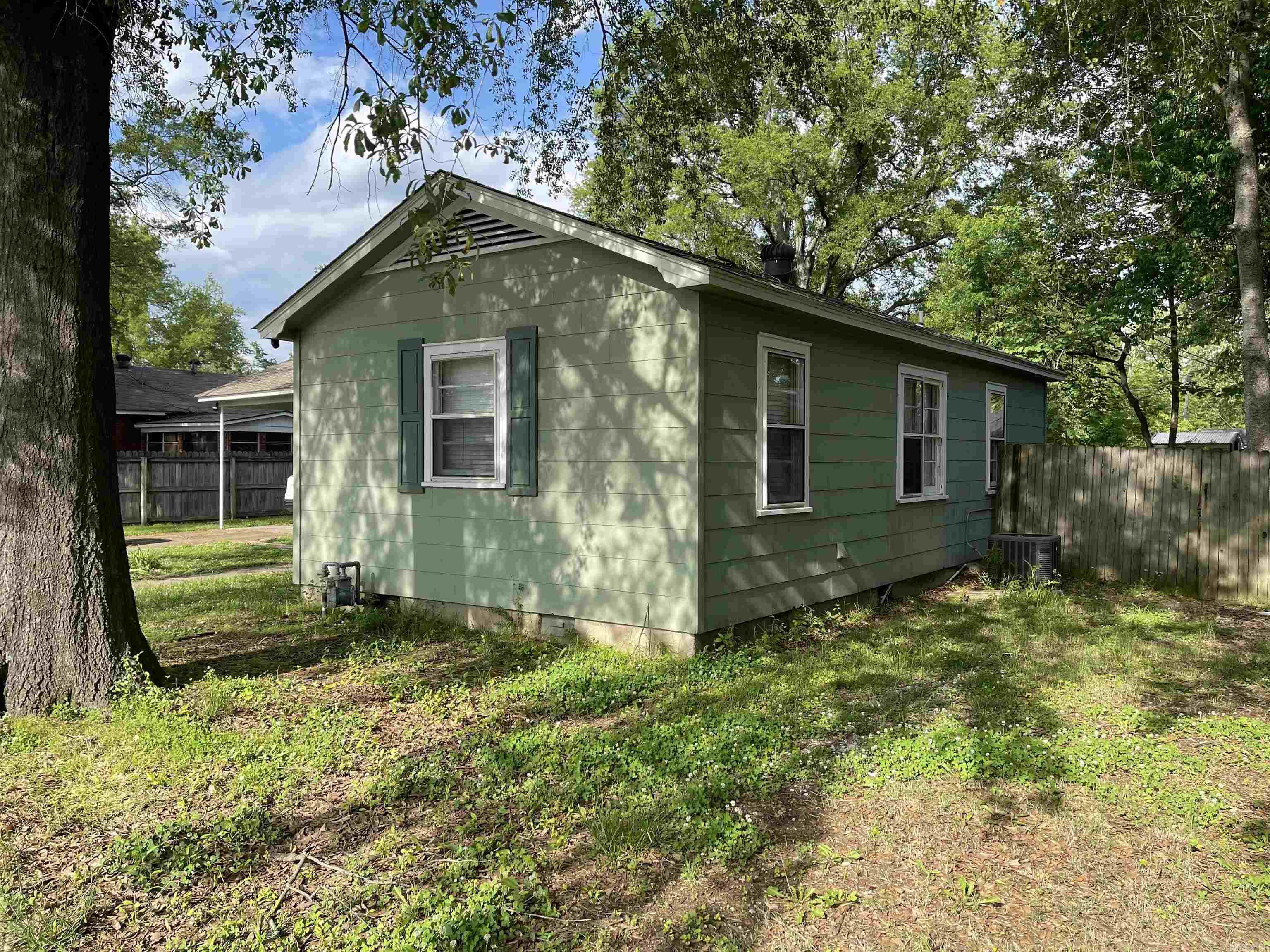 108 Nathan Dr Property Photo 2